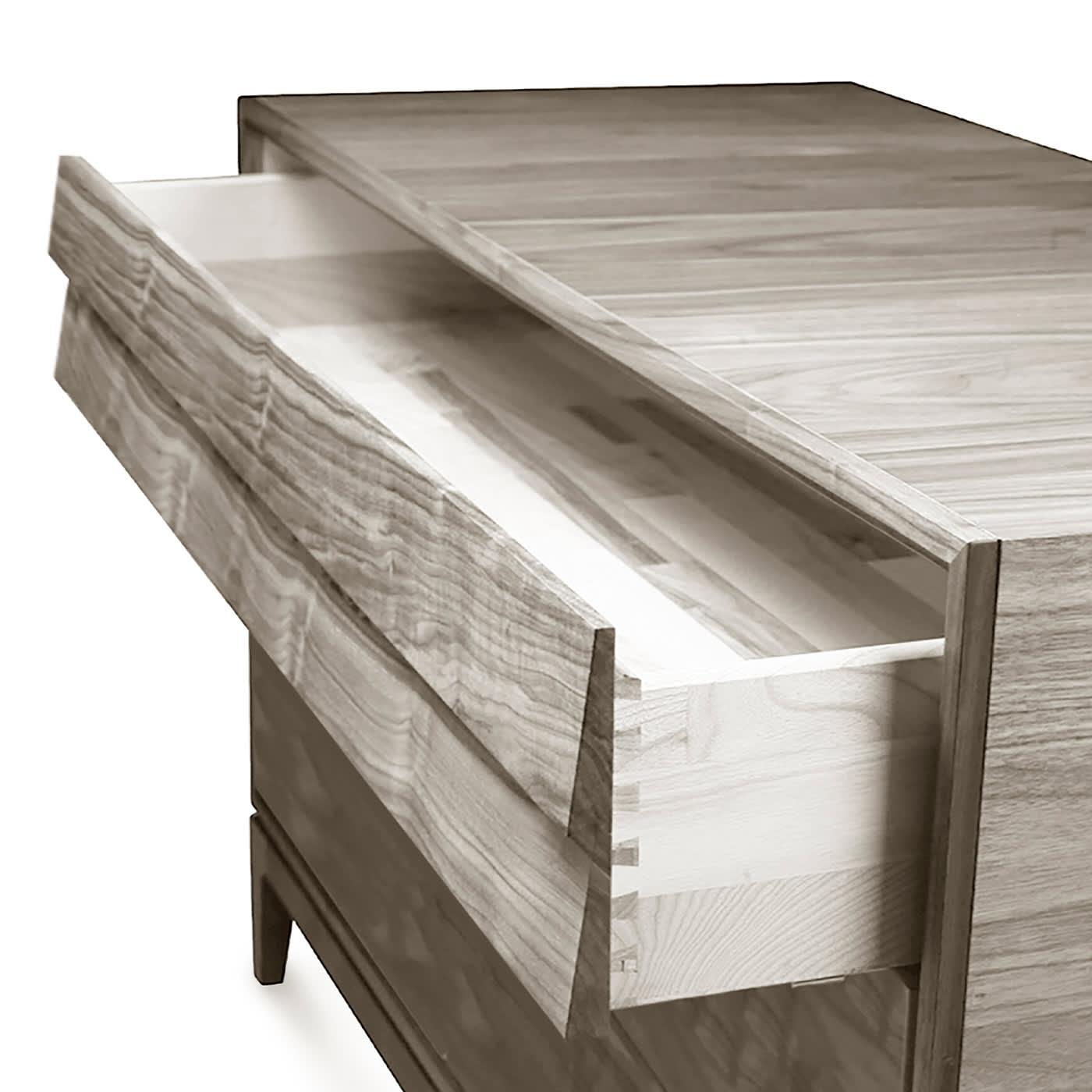 Szara komoda Liliale