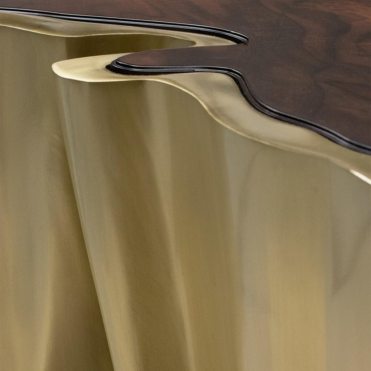 Stolik kawowy z naturalną krawędzią