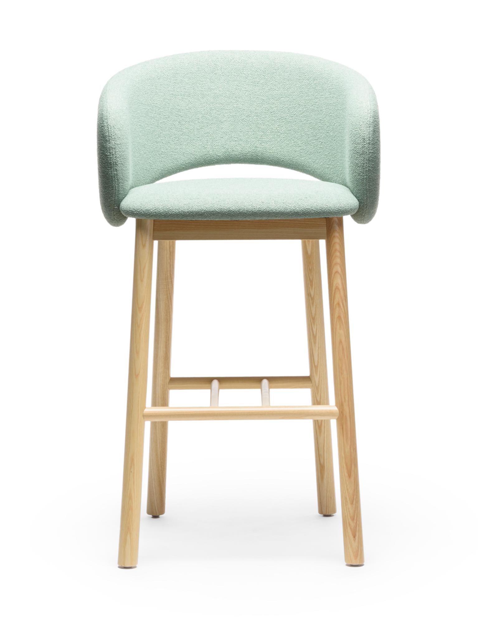 Hoker barowy z drewna jesionowego Bel