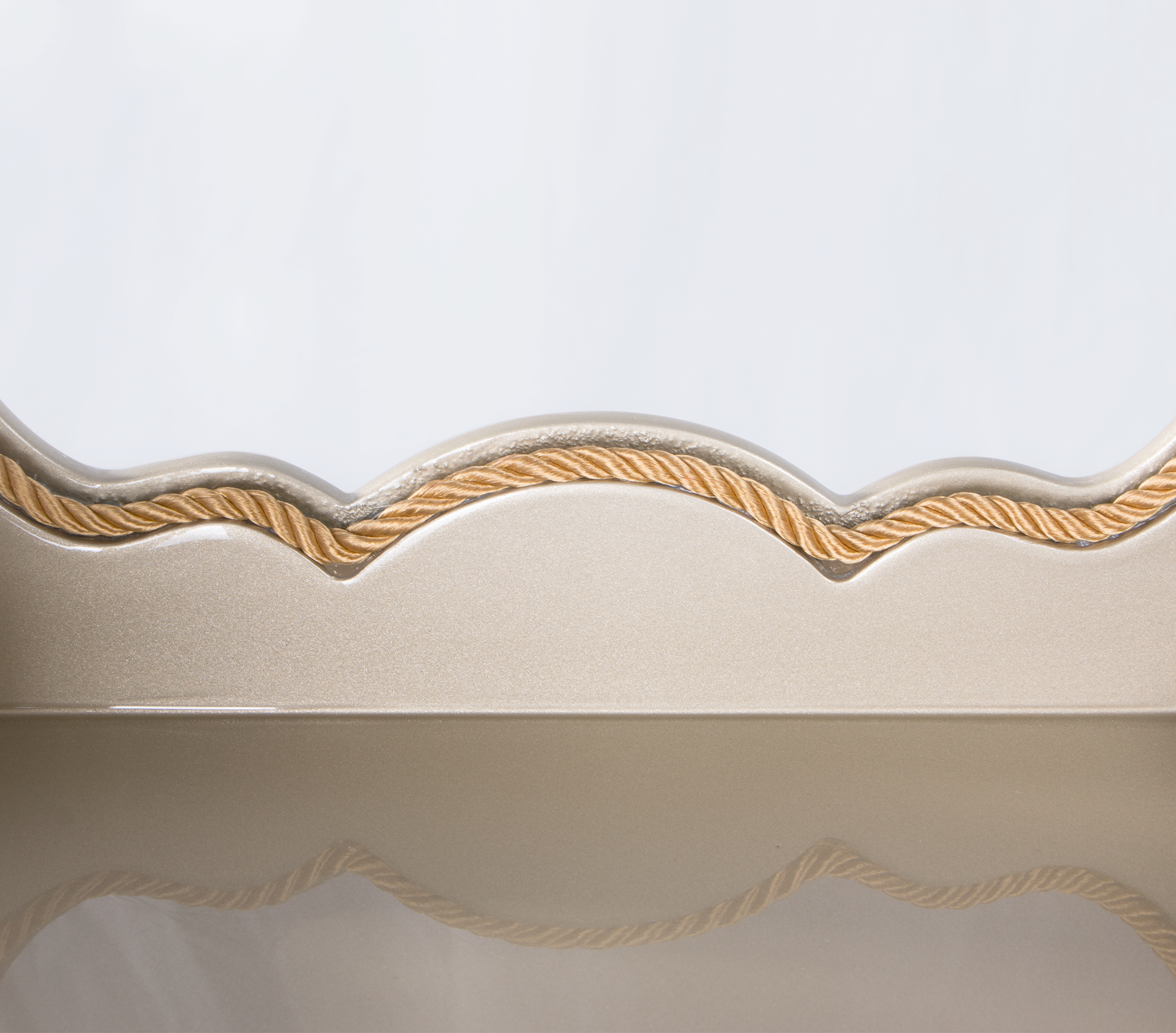 Kremowa witryna Empire Slim