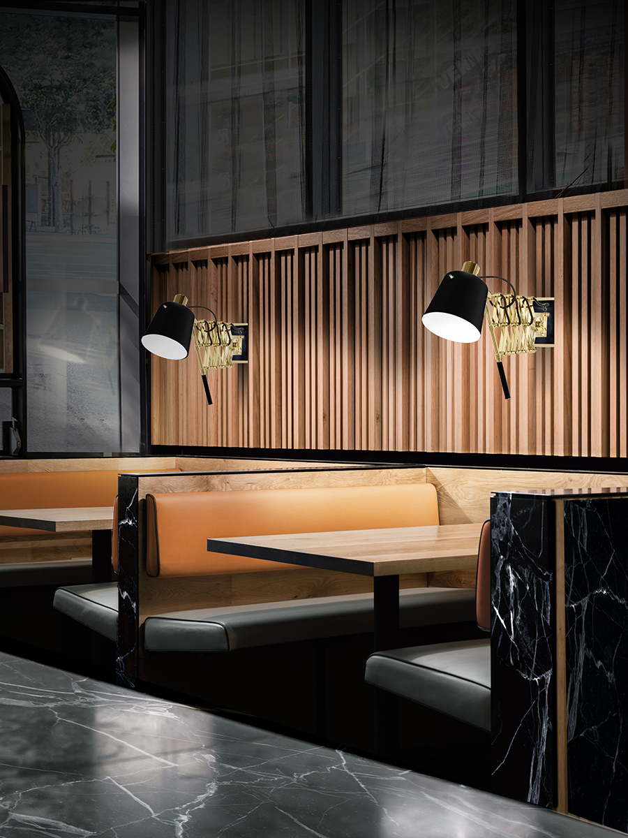 Kinkiet Trombonist - 1