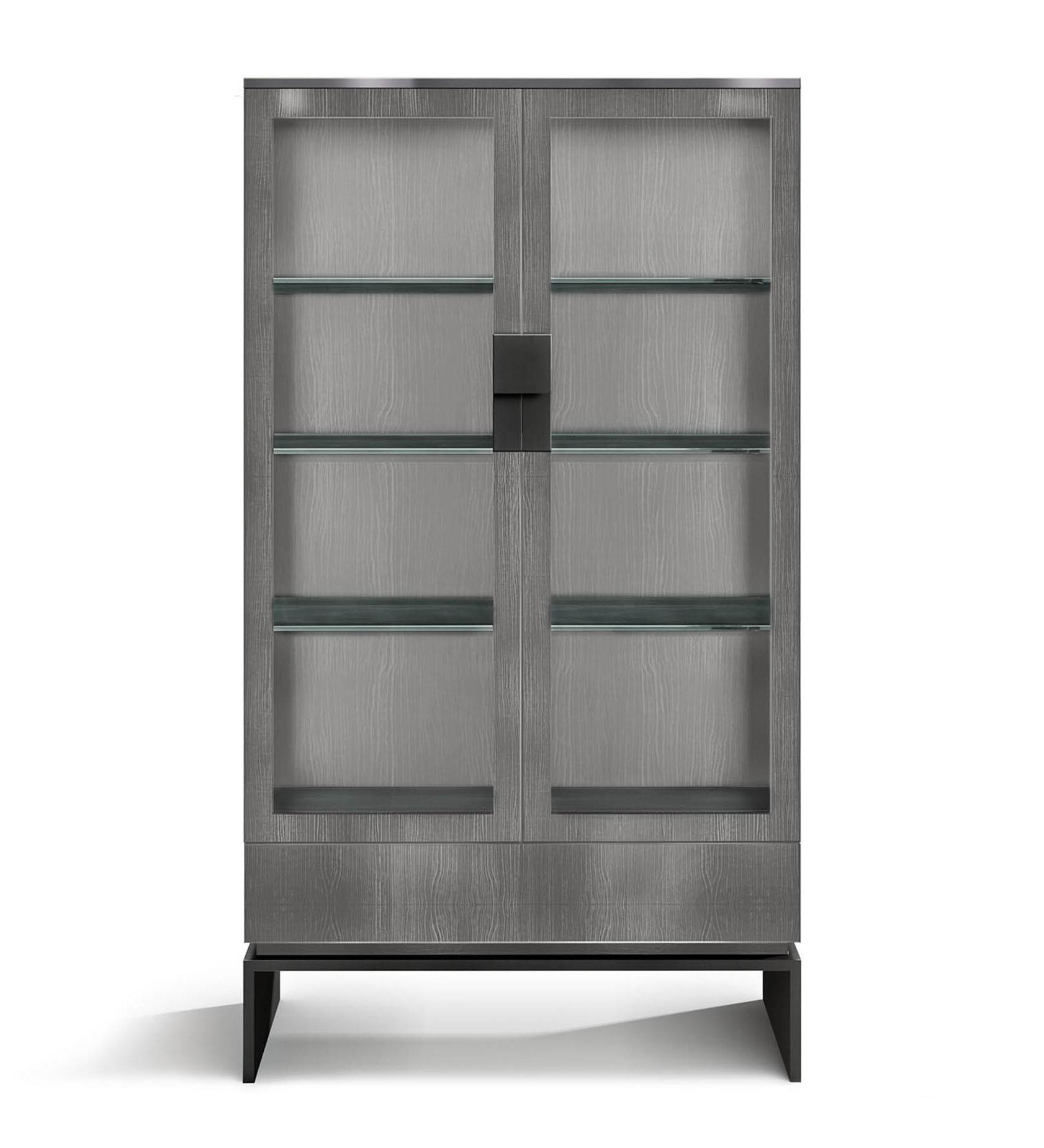 Witryna z cedrowego forniru z szufladą i metalową podstawą