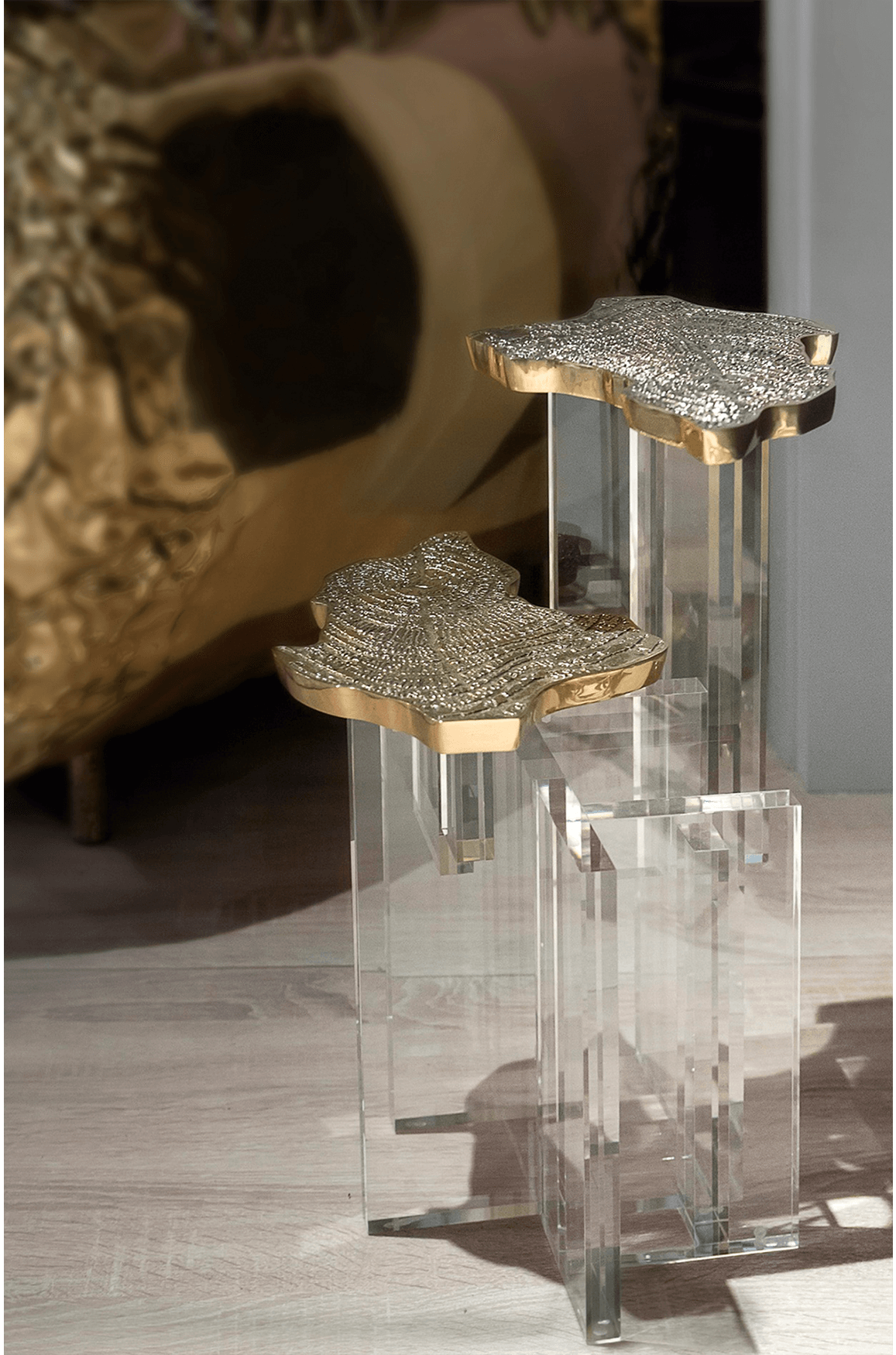 Złoty stolik boczny Orion