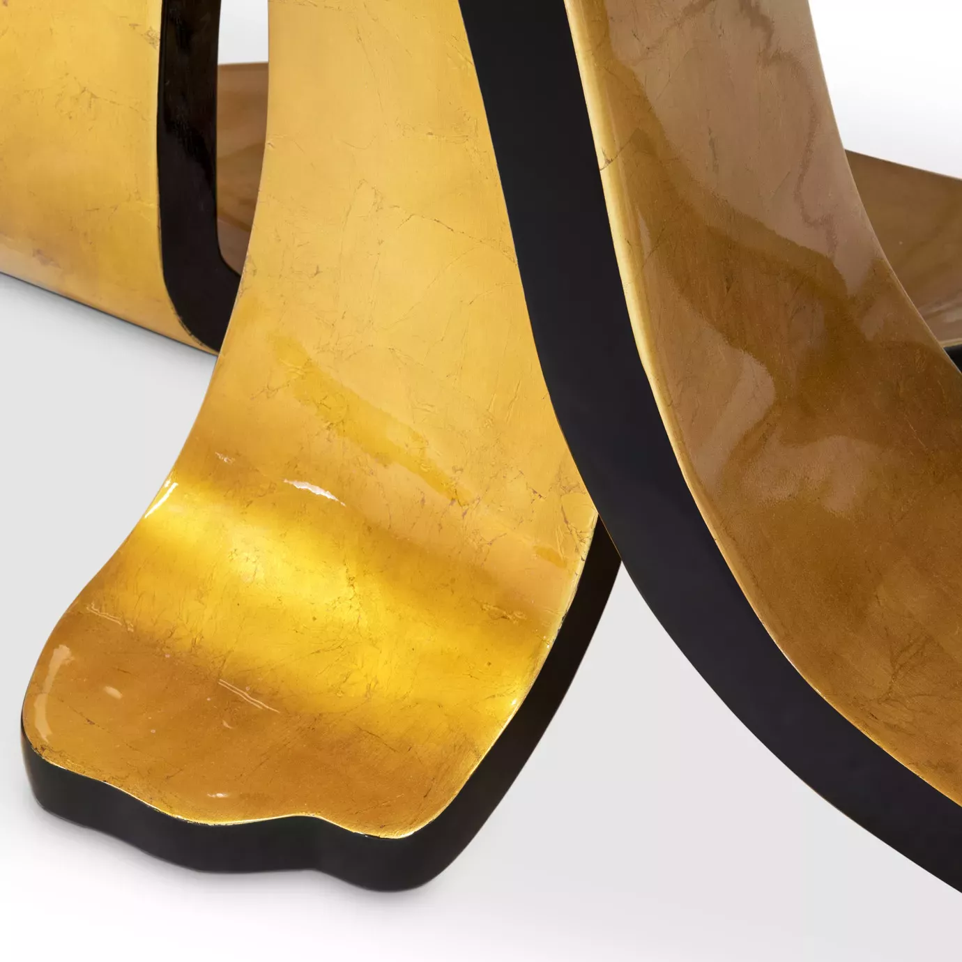 Stół jadalniany Ribbon ze złotym liściem