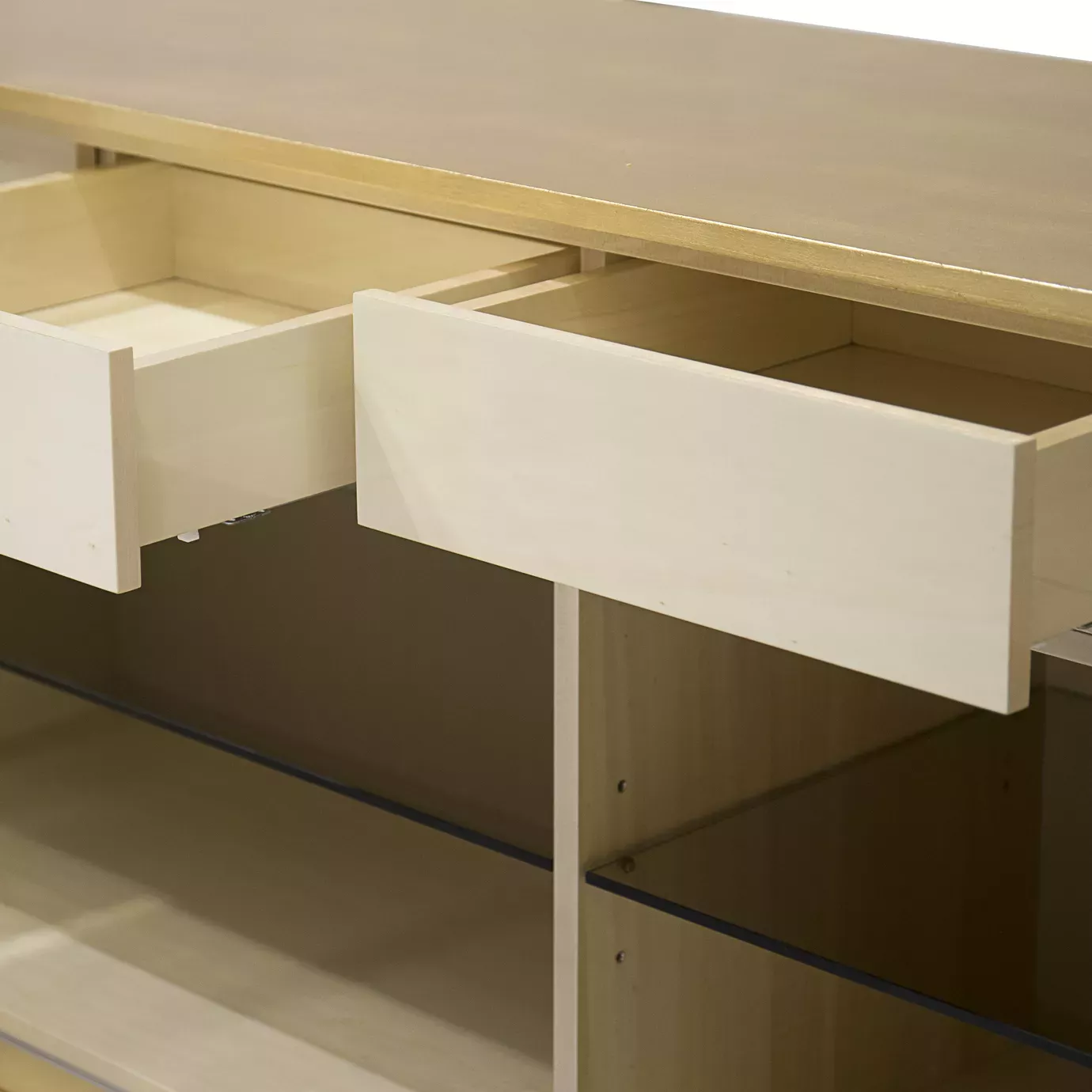 Kredens Camilia z macicą perłową