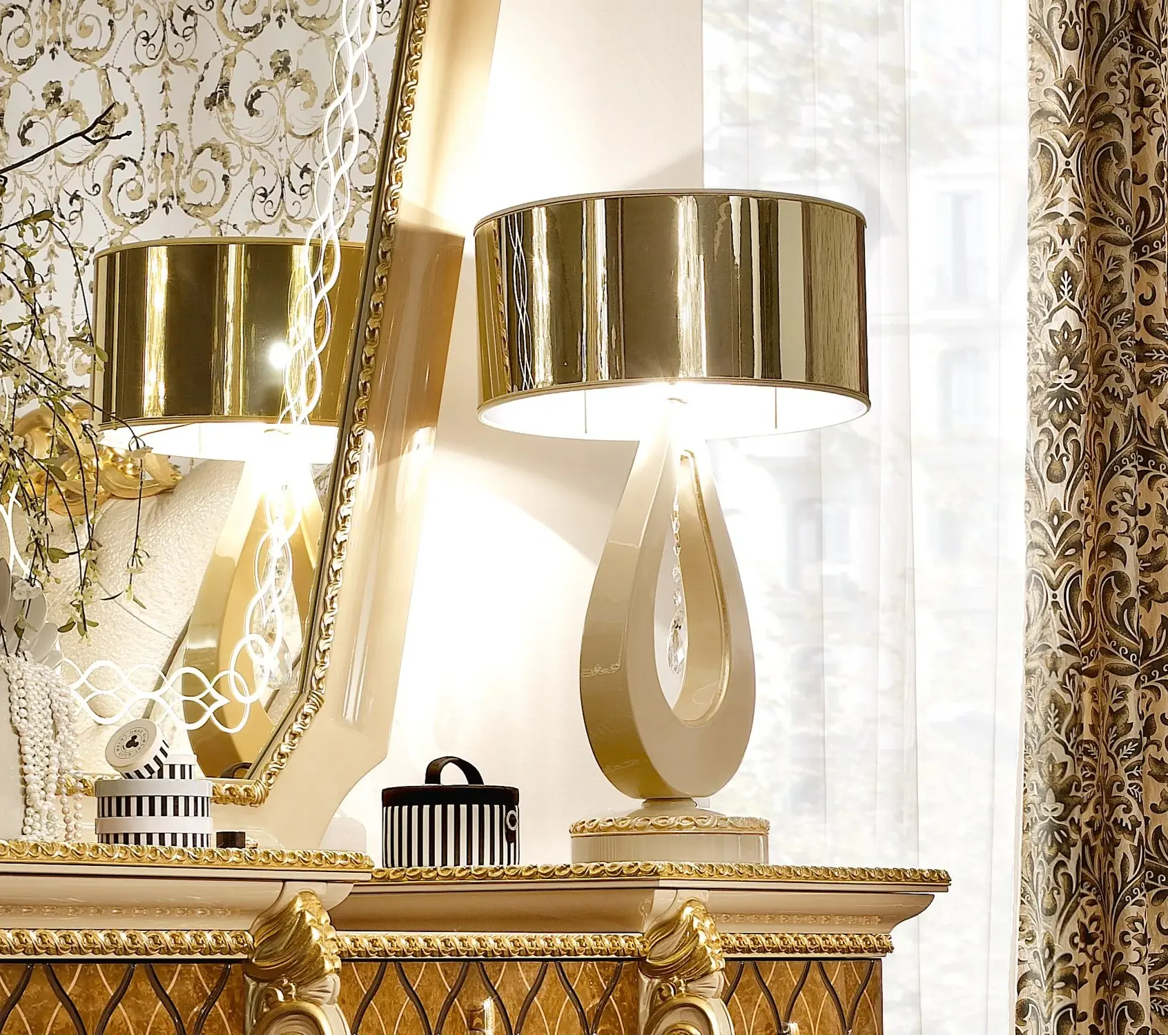 Lampka stołowa Harmony