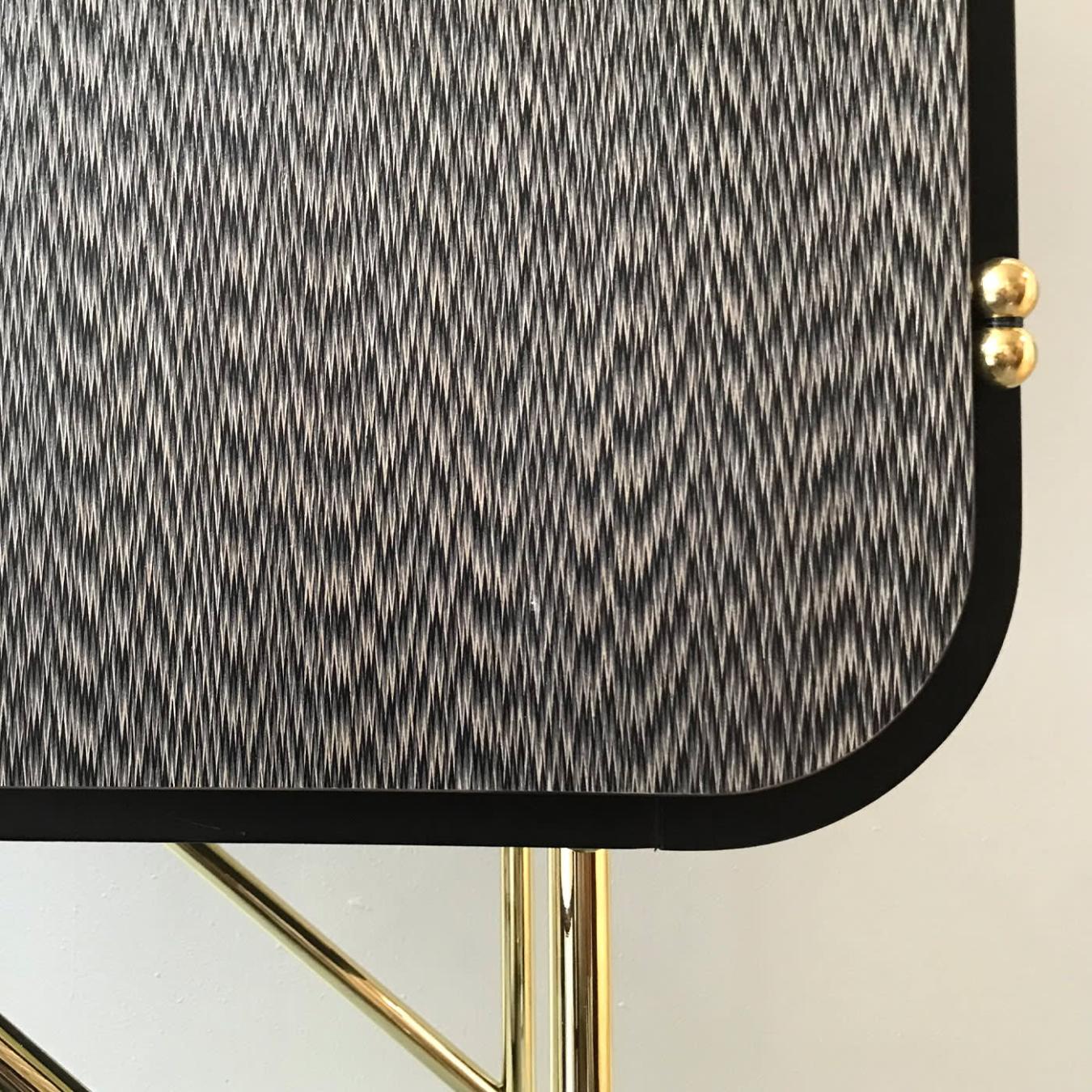 Współczesna Drewniana Szafka