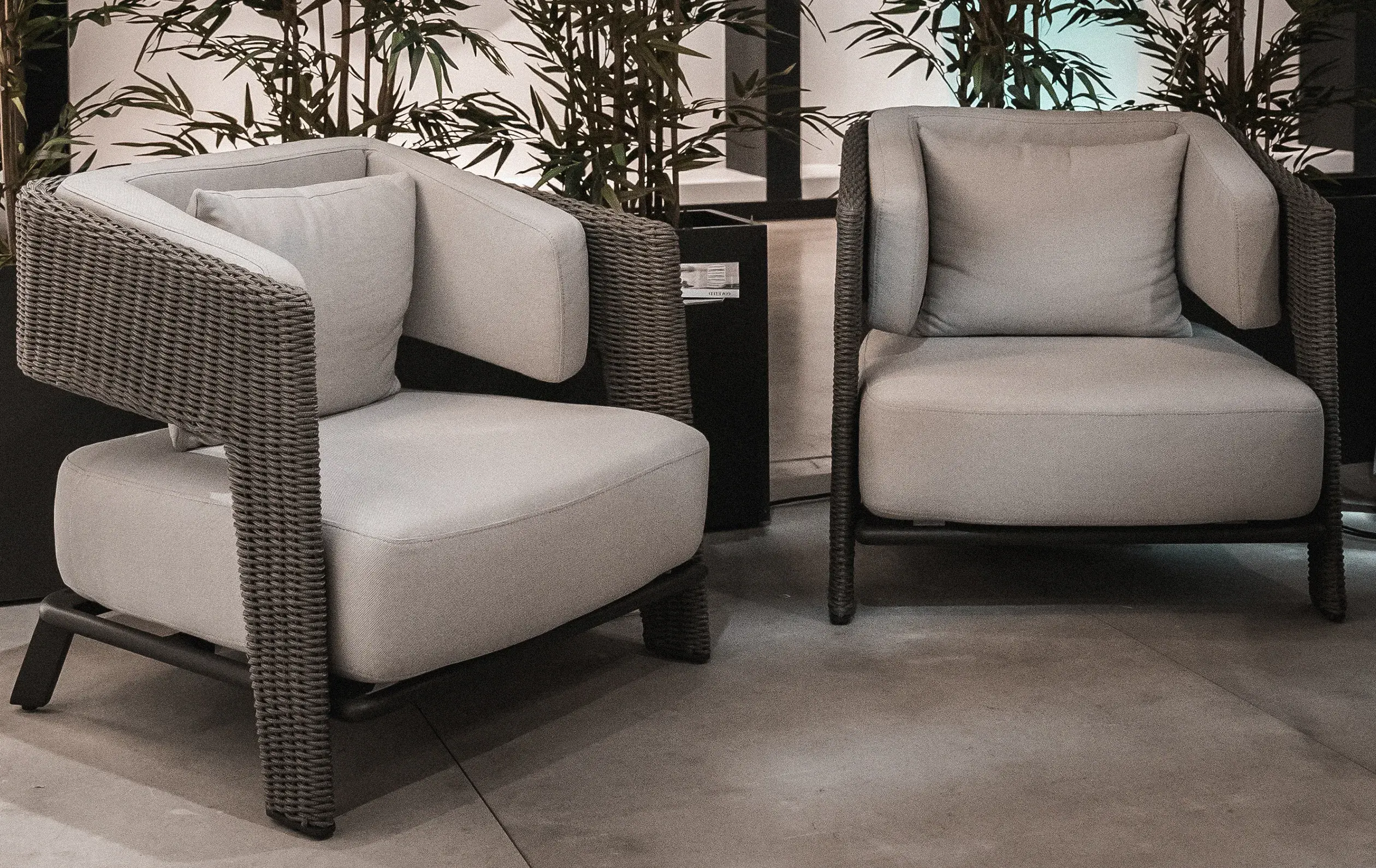 Szary fotel ogrodowy Crown - 6