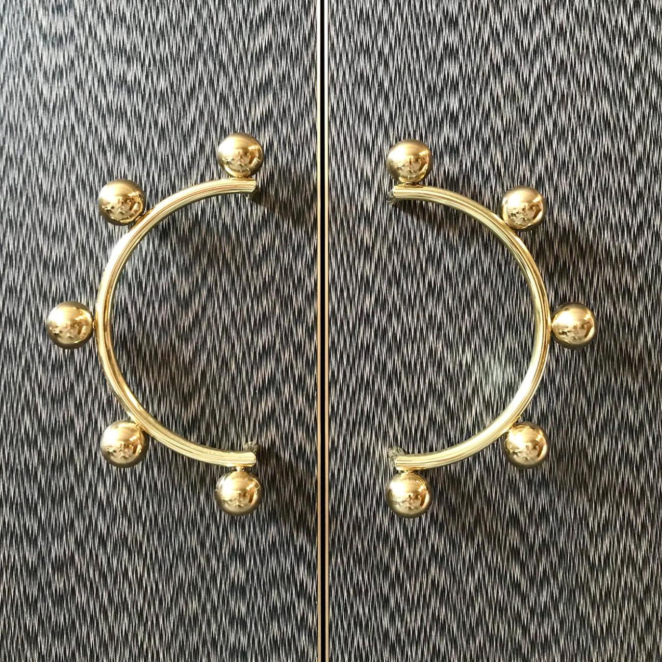 Współczesna Drewniana Szafka