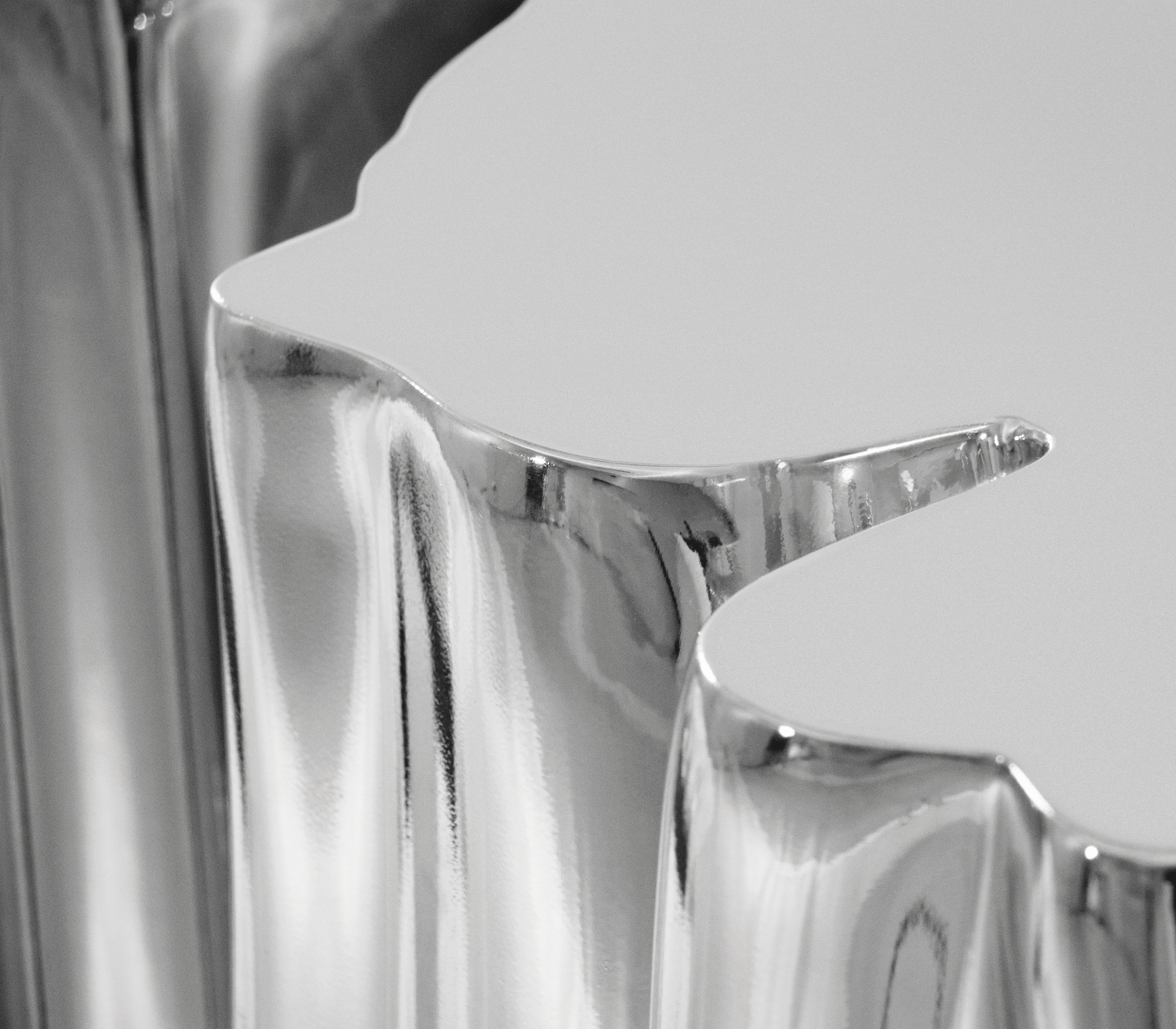 Srebrny kredens Monochrome Premium