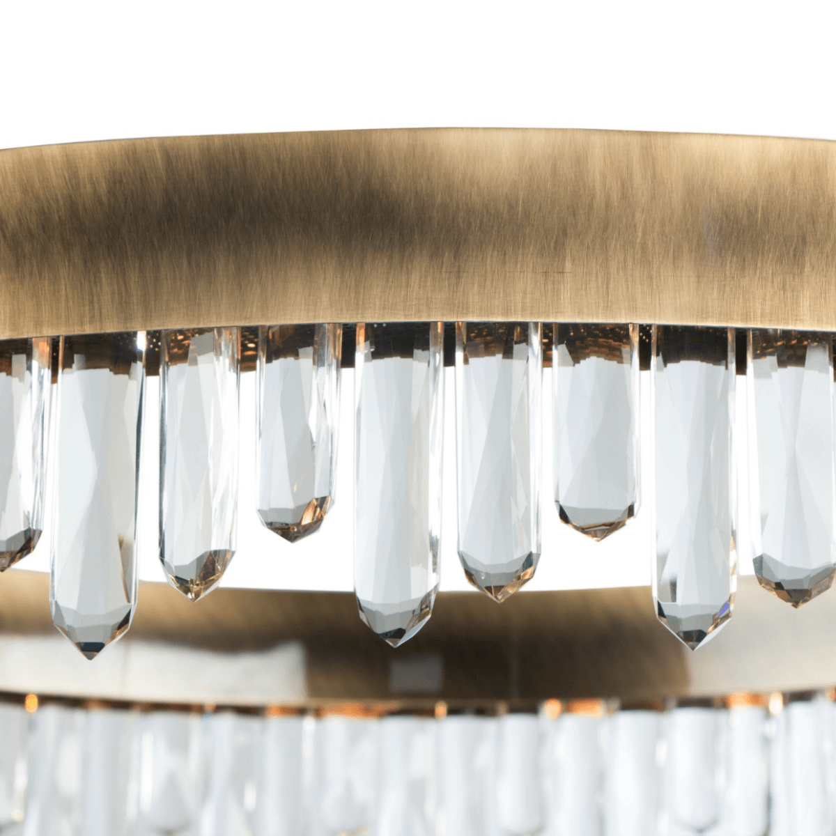 Lampa wisząca mosiężna płynąca