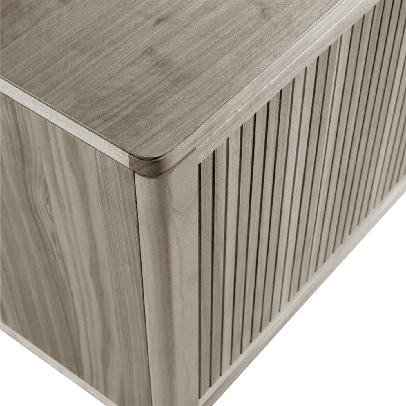 Szary kredens trzydrzwiowy Eleva