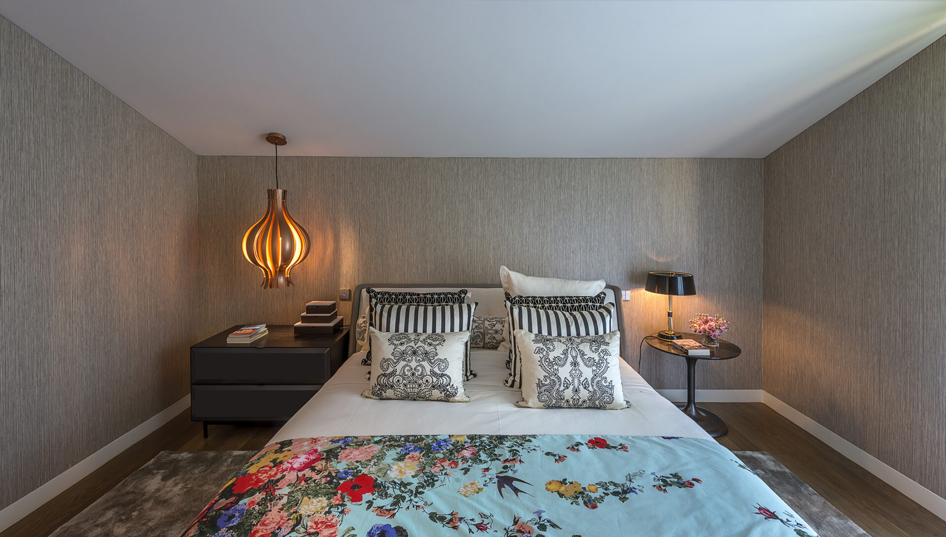 Kinkiet Legend Wall - 6