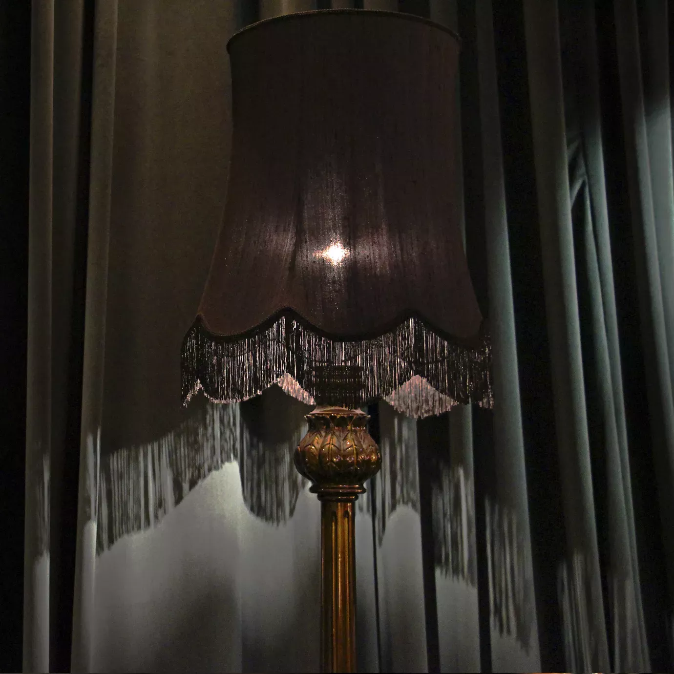 Lampa podłogowa Lotus