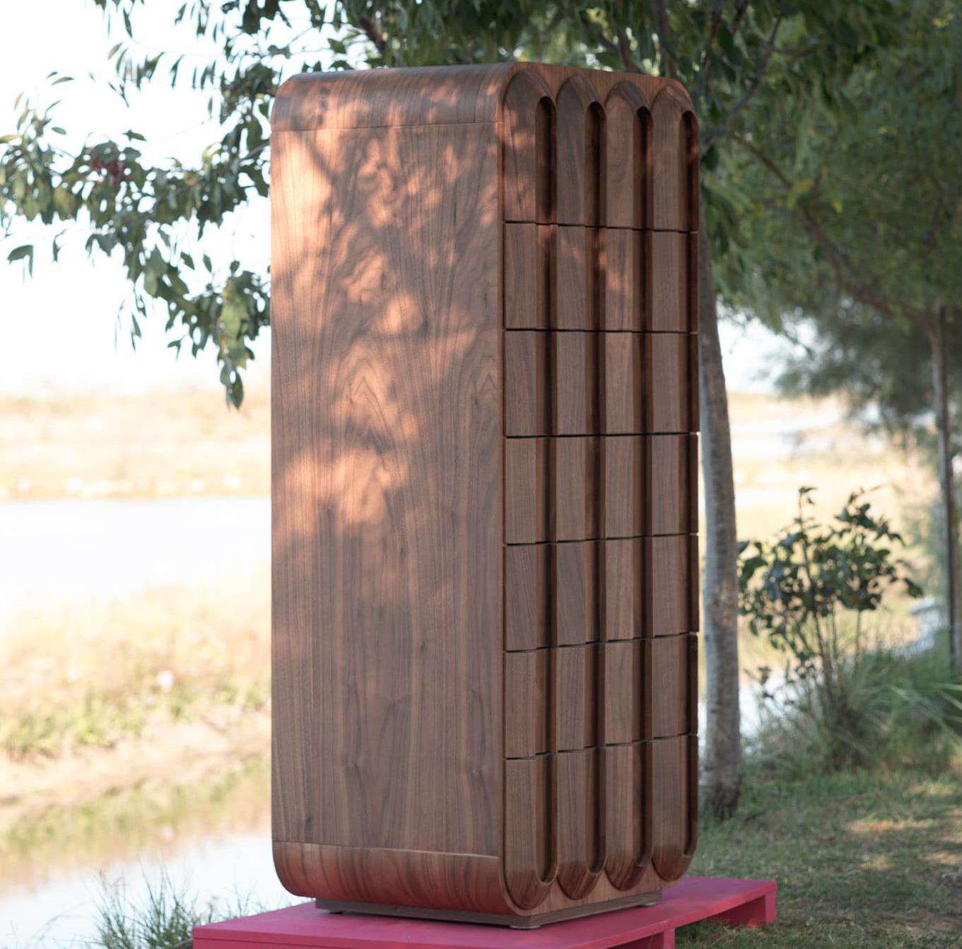 Elegancka Drewniana Komoda