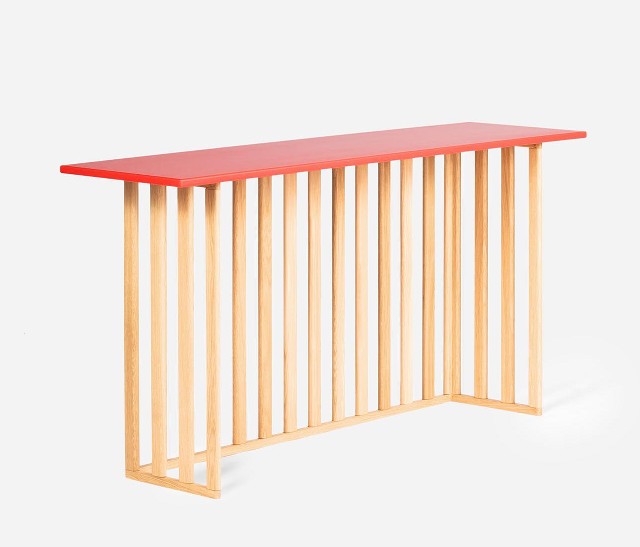 Różowa Drewniana Konsola