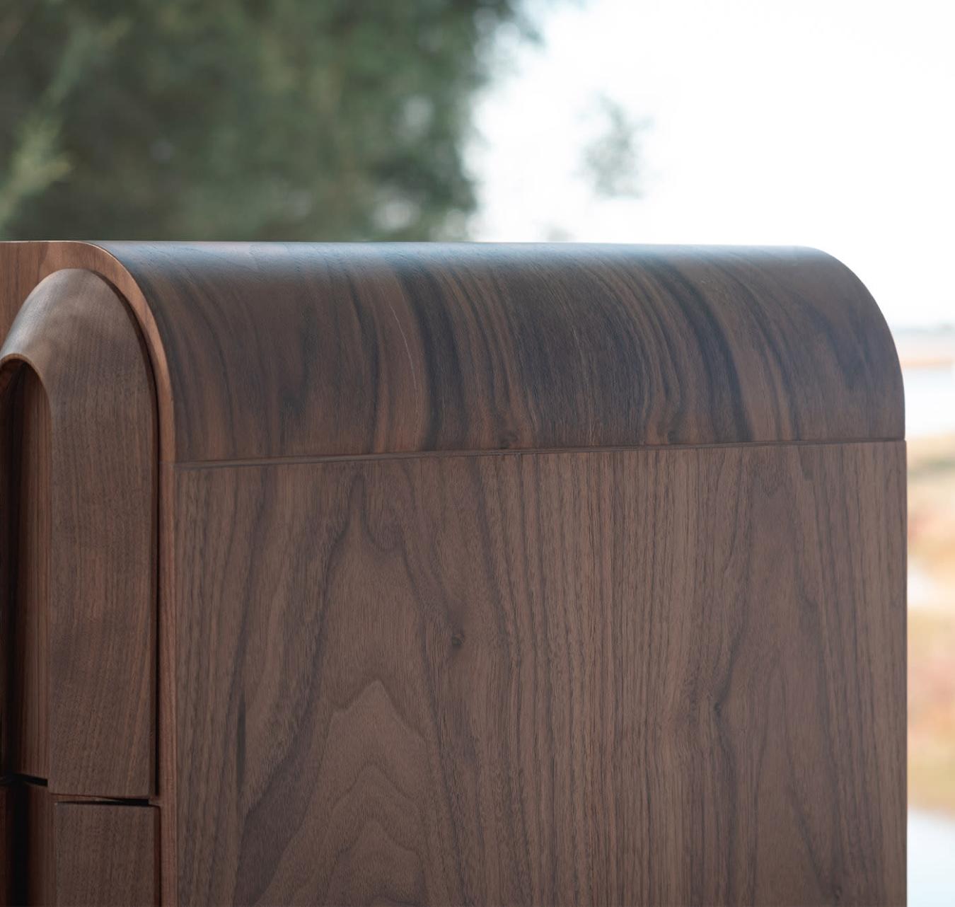 Elegancka Drewniana Komoda