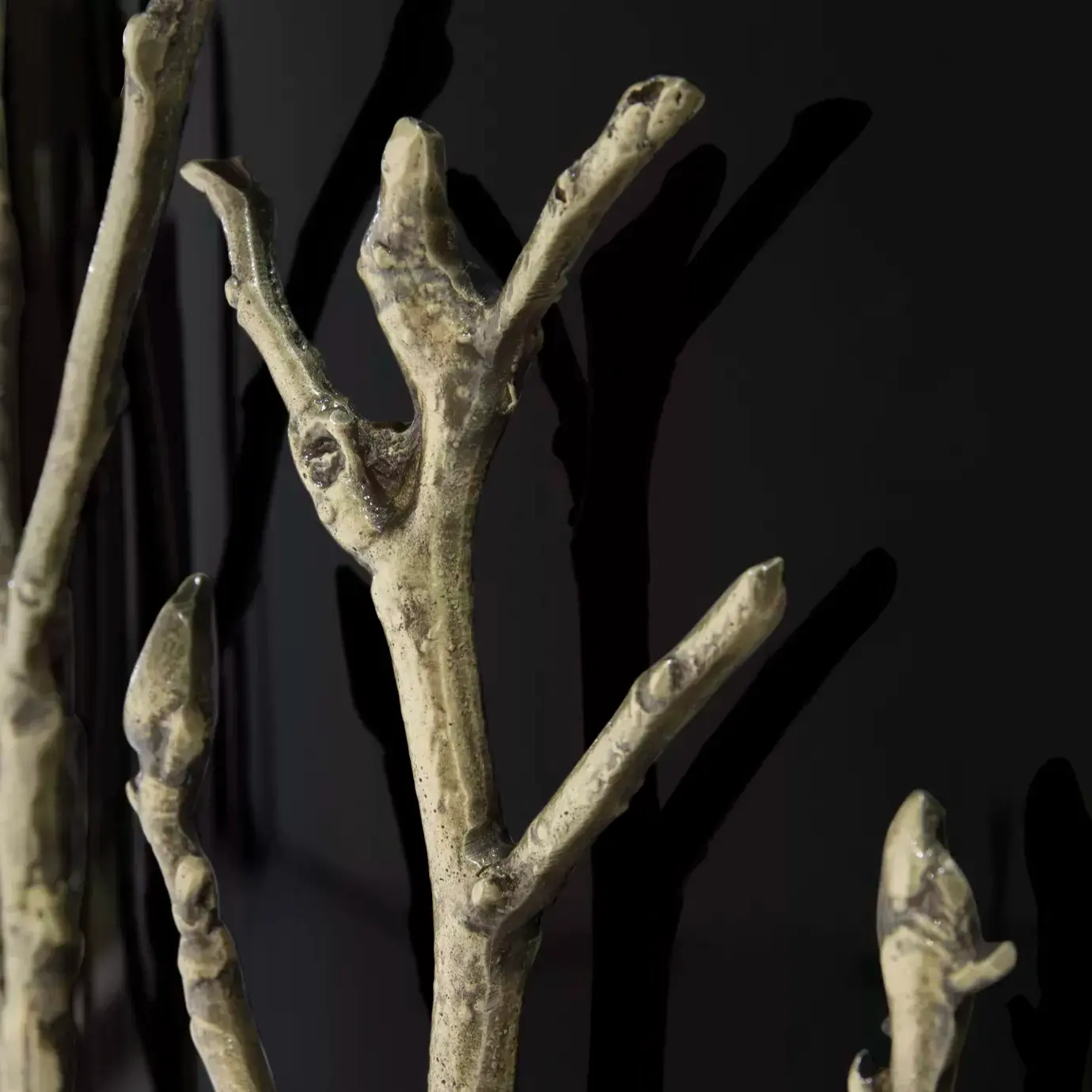 Stół jadalniany Elowen ze szklanym blatem