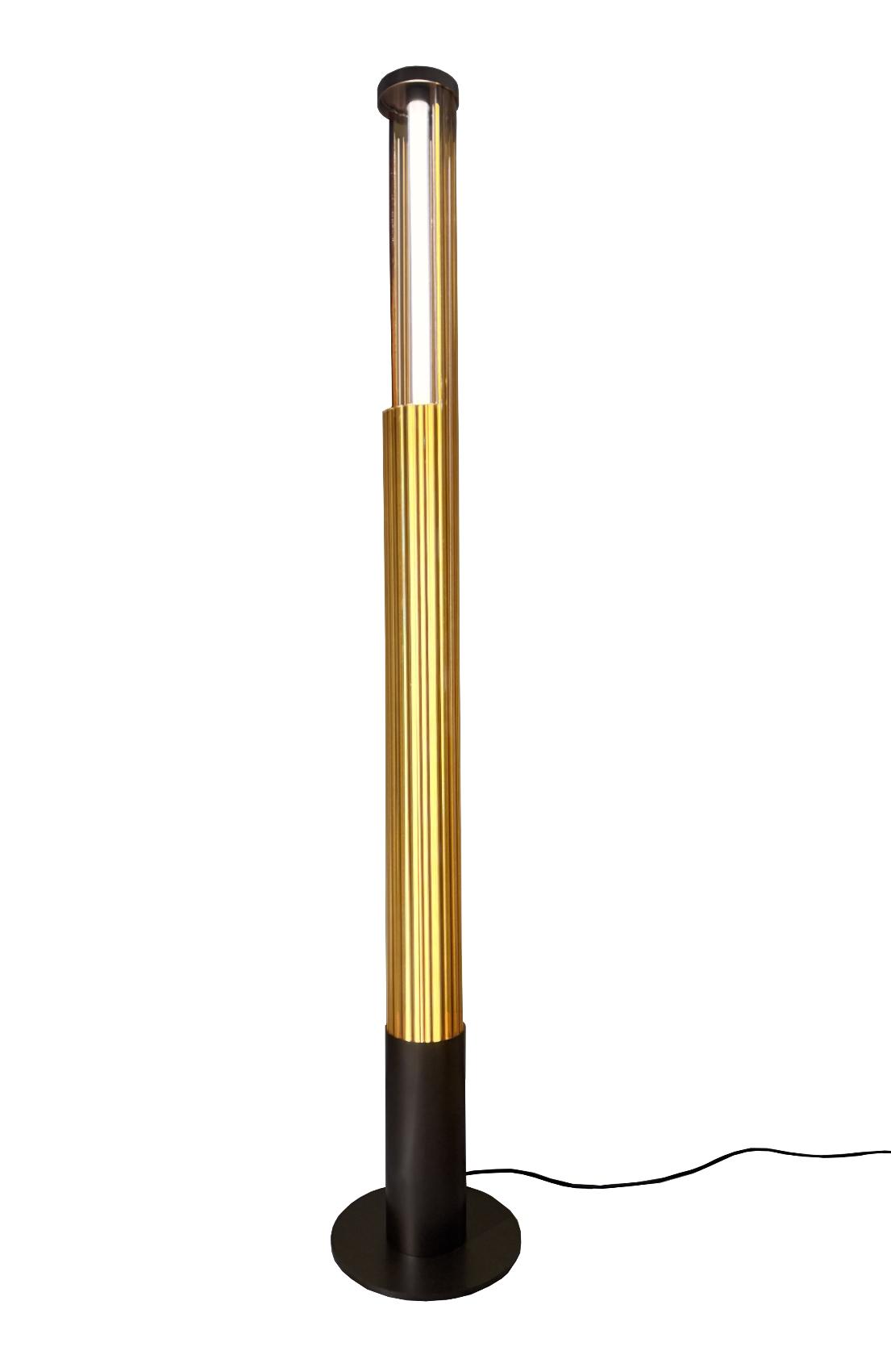 Smukła lampa podłogowa Bon Ton