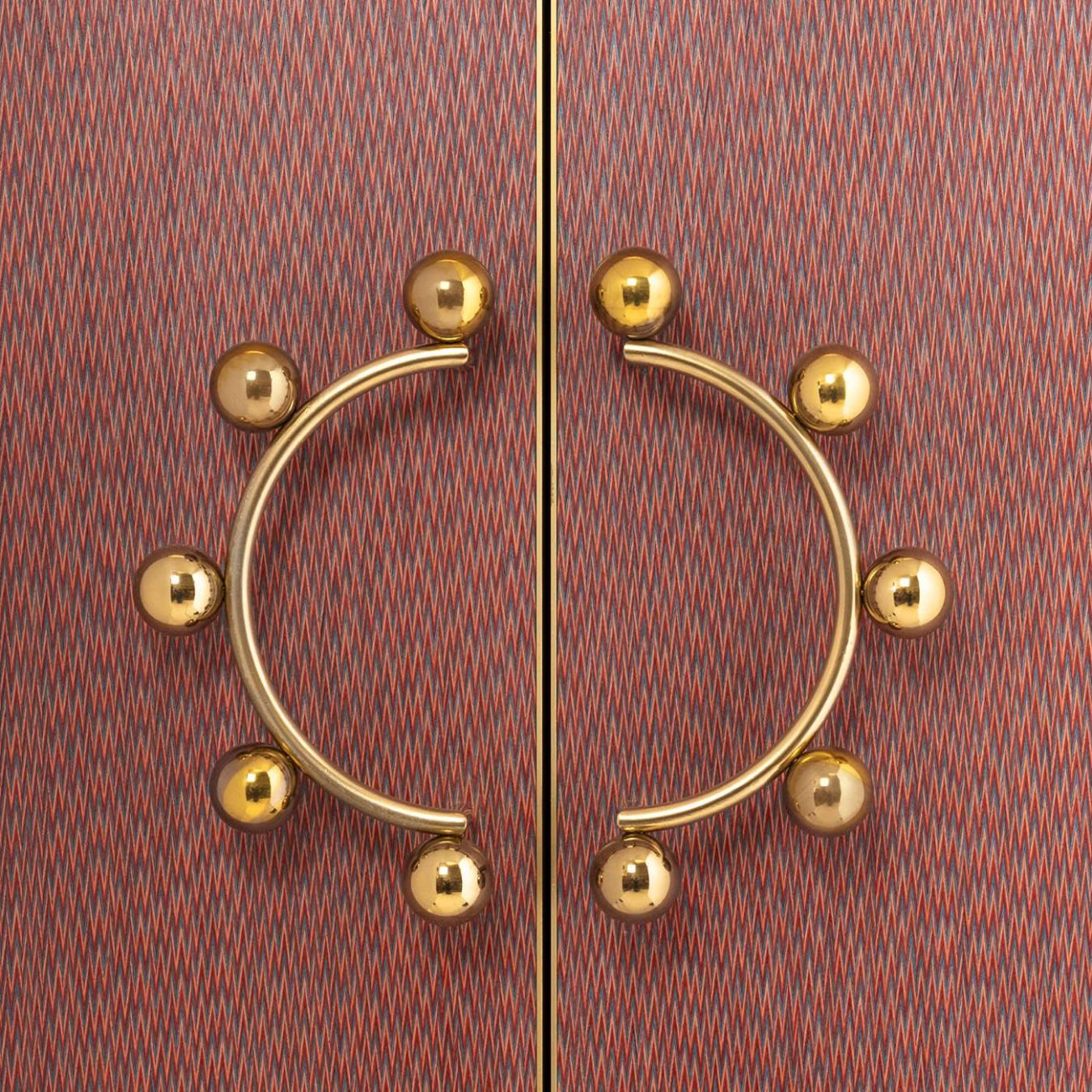 Wysoka Drewniana Szafka