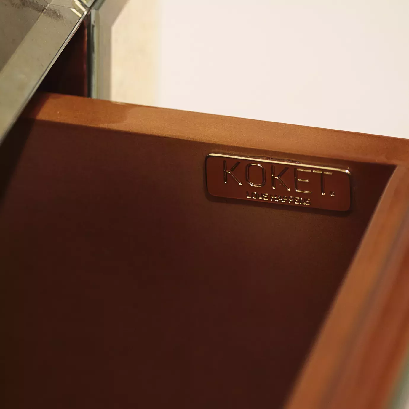 Szafka nocna Tamaris z trzema szufladami