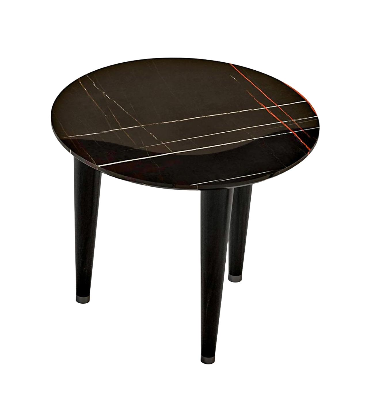 Wysoki marmurowy stolik kawowy