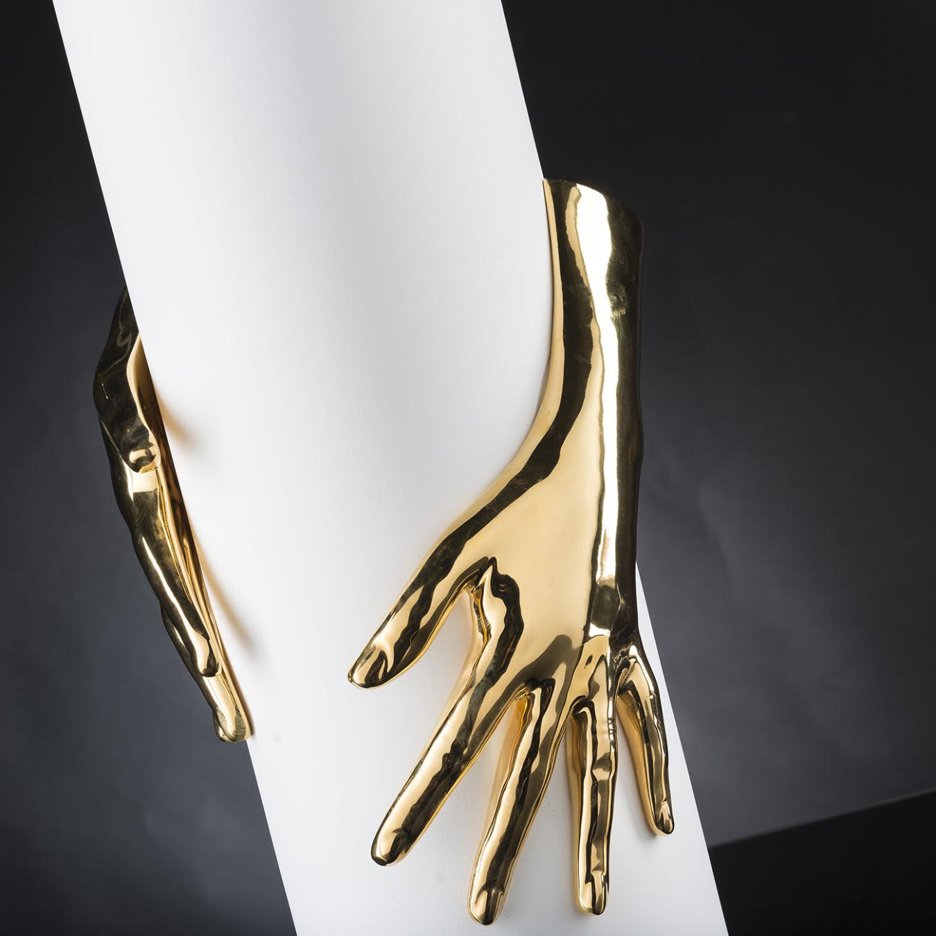 Wazon Hands
