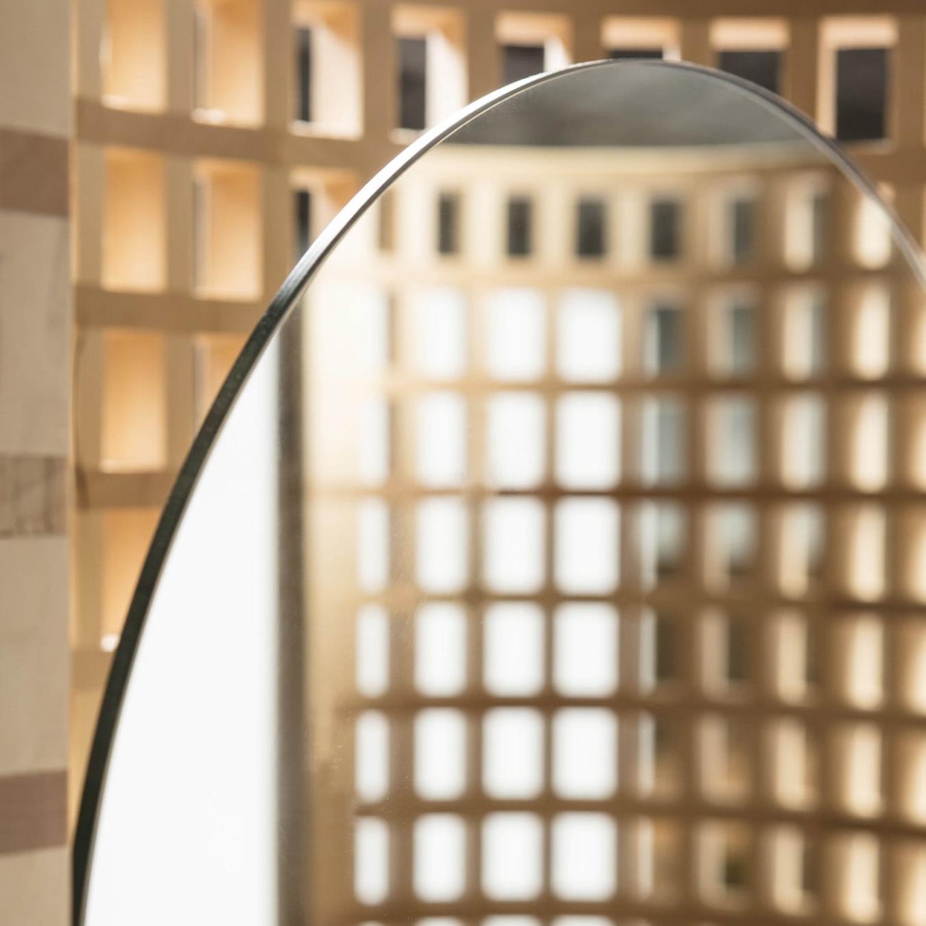 Artystyczne Drewniane Lustro Podłogowe