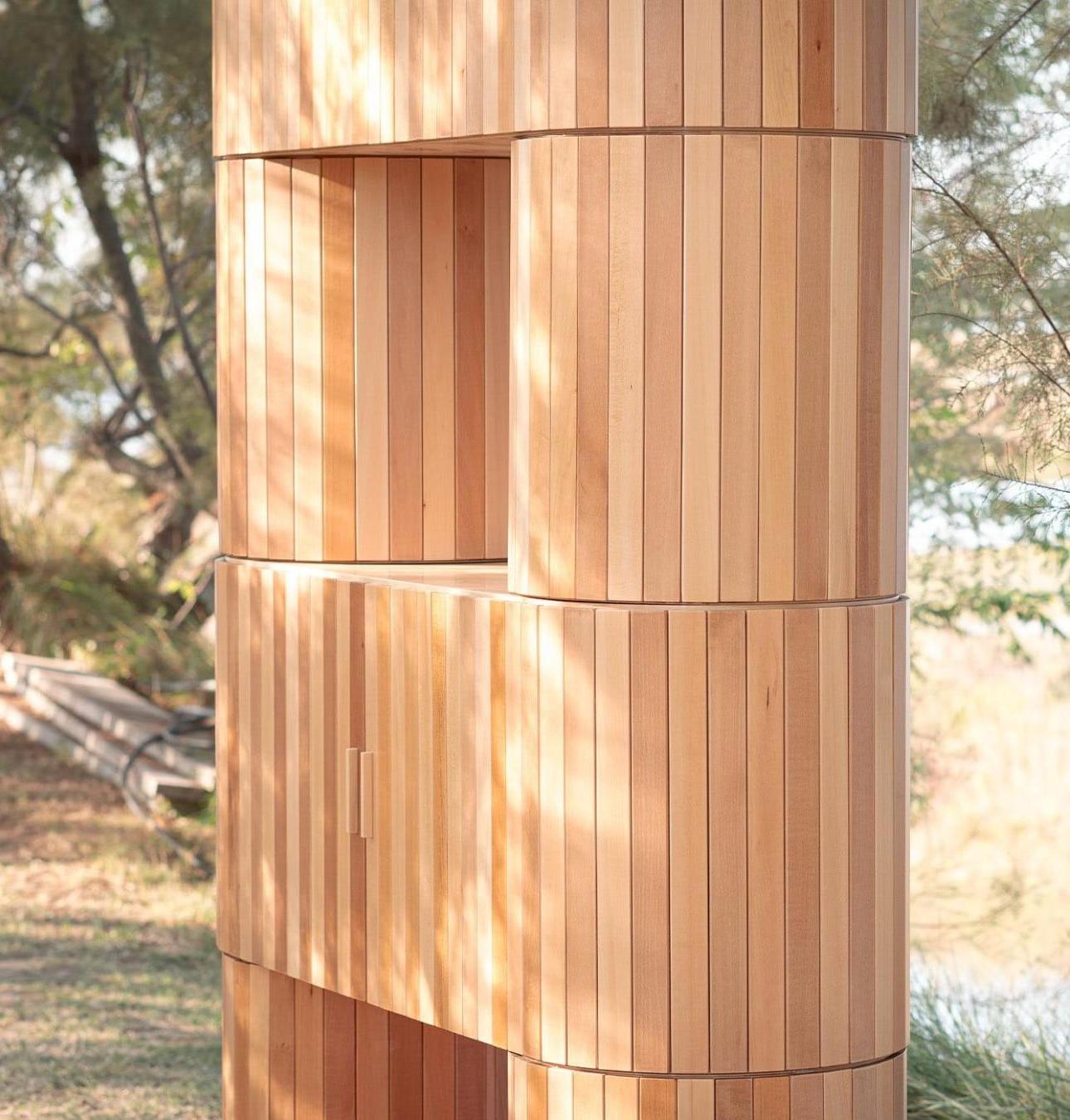 Naturalna Szafka z Drewna Lipowego