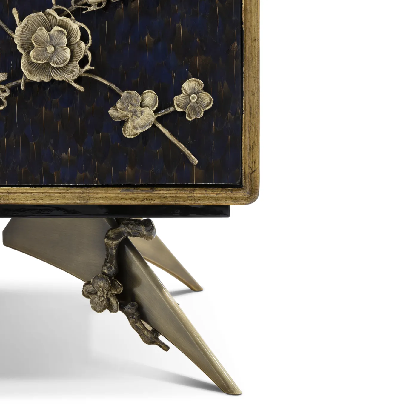 Kredens Mirage z piór fioletowych