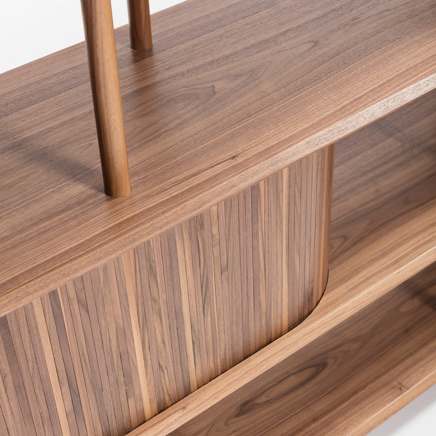 Nowoczesny Modułowy Regał z Orzecha Włoskiego Canaletto