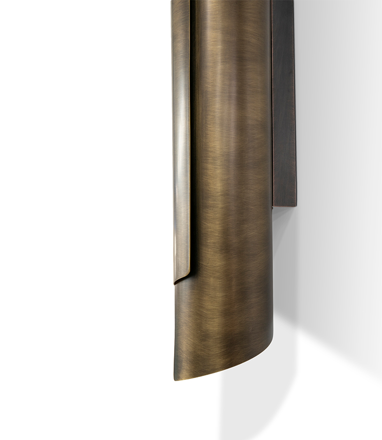 Kinkiet mosiężny patynowany