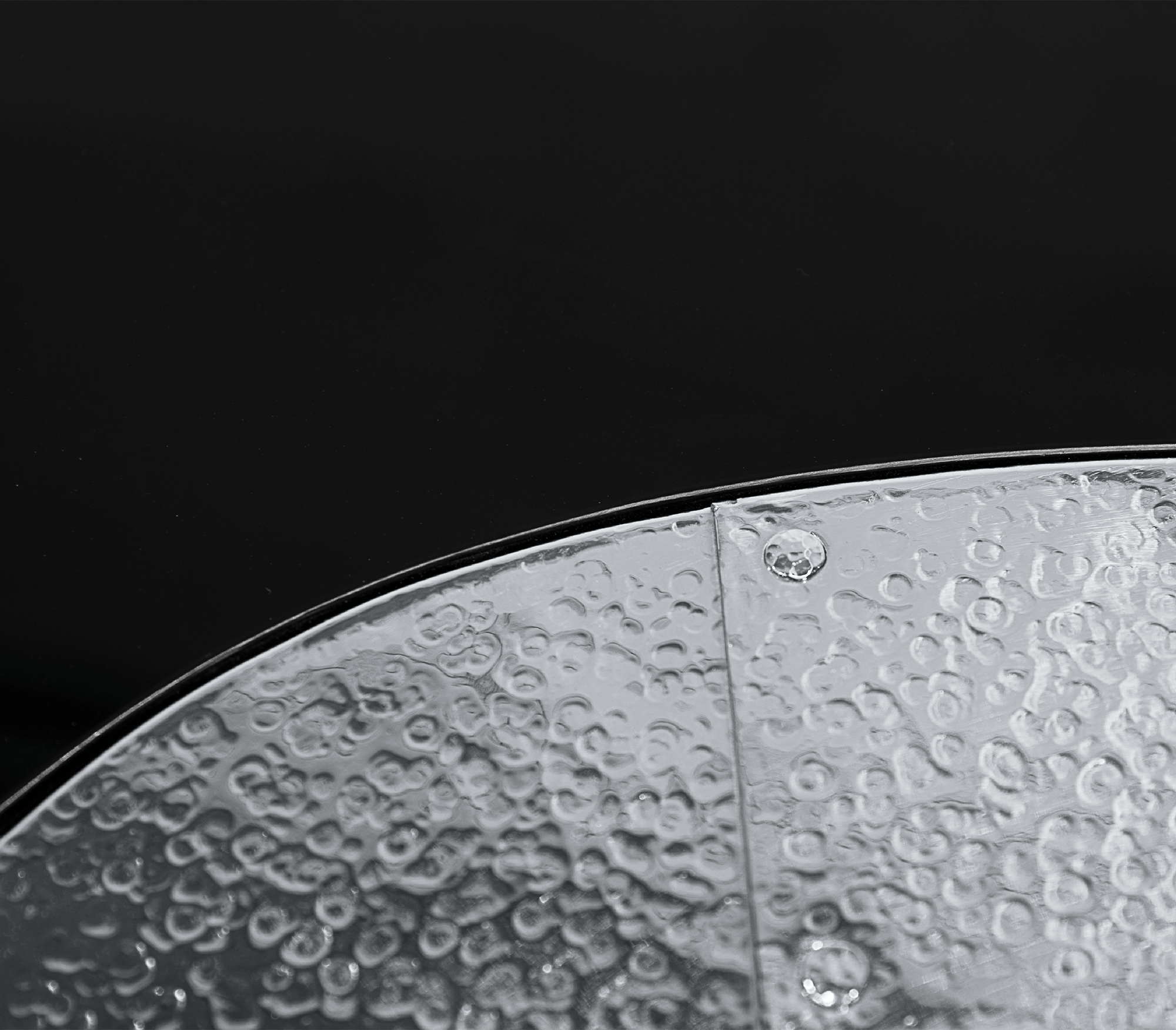 Zestaw stolików Crest z młotkowanej stali nierdzewnej