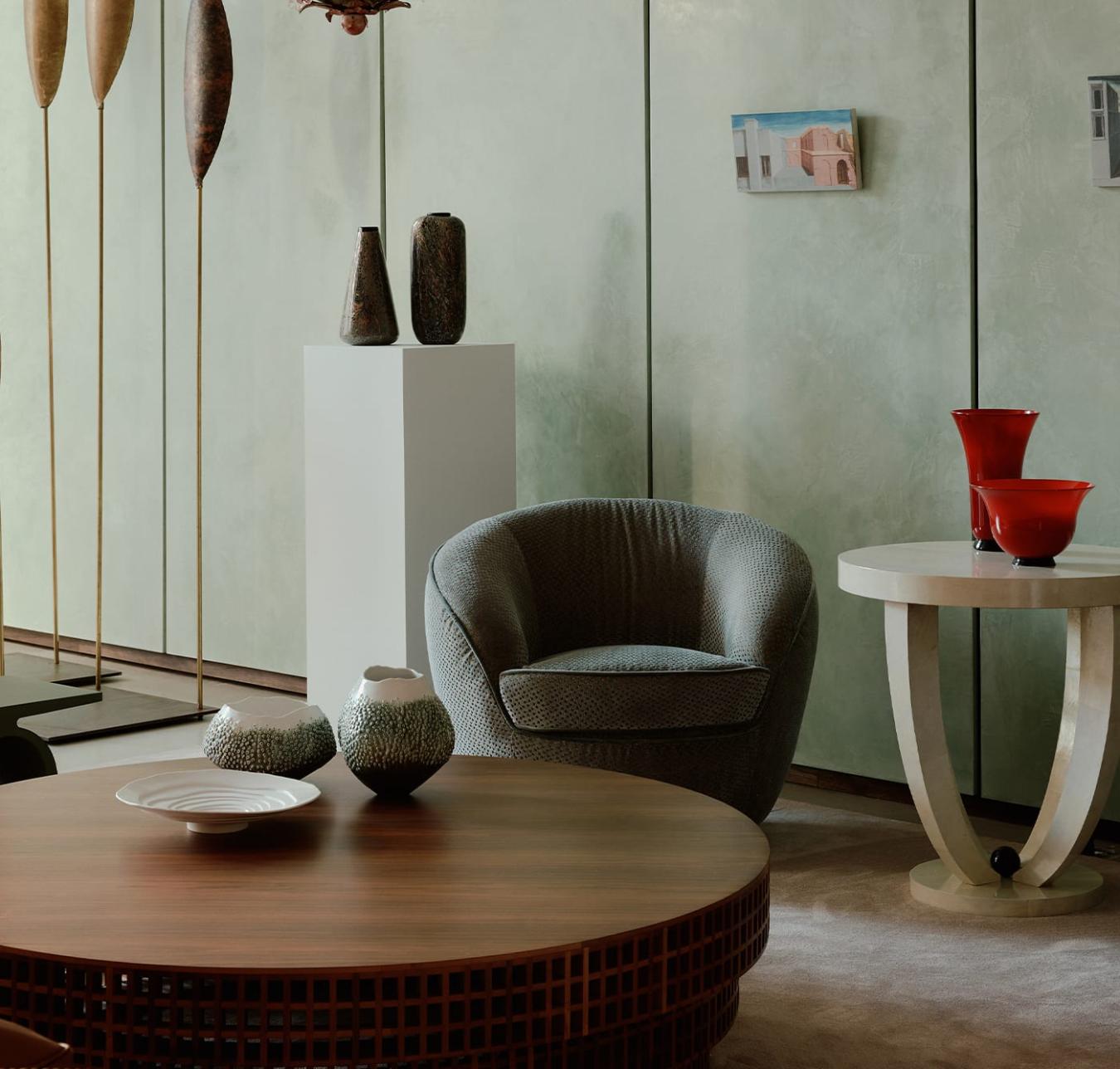 Urokliwy Stolik Kawowy z Orzecha