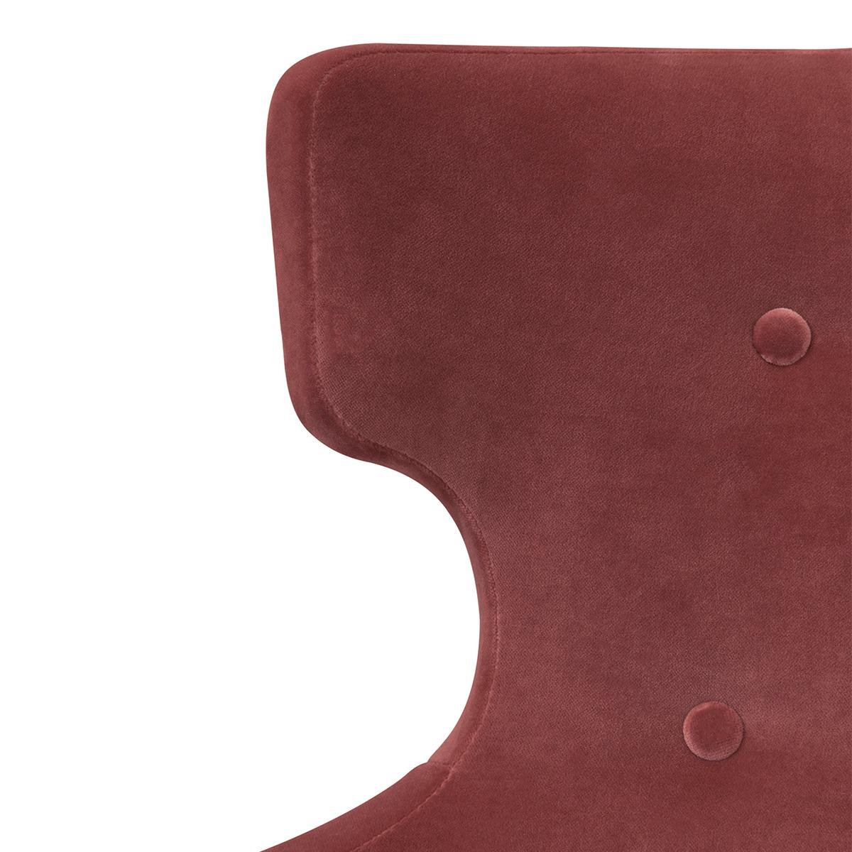 Fotel z wysokim oparciem