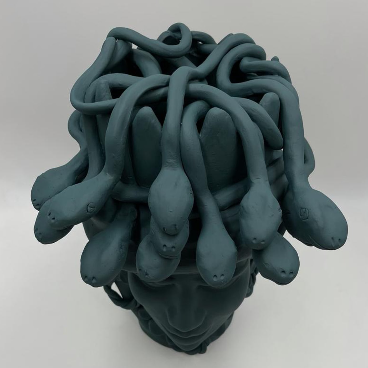 Matowa rzeźba Głowa Maura