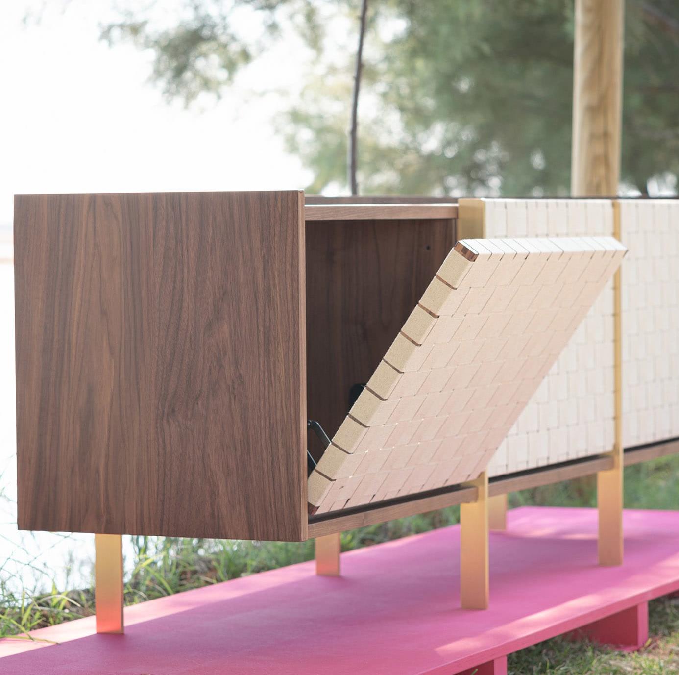 Kredens z Orzecha Włoskiego Canaletto