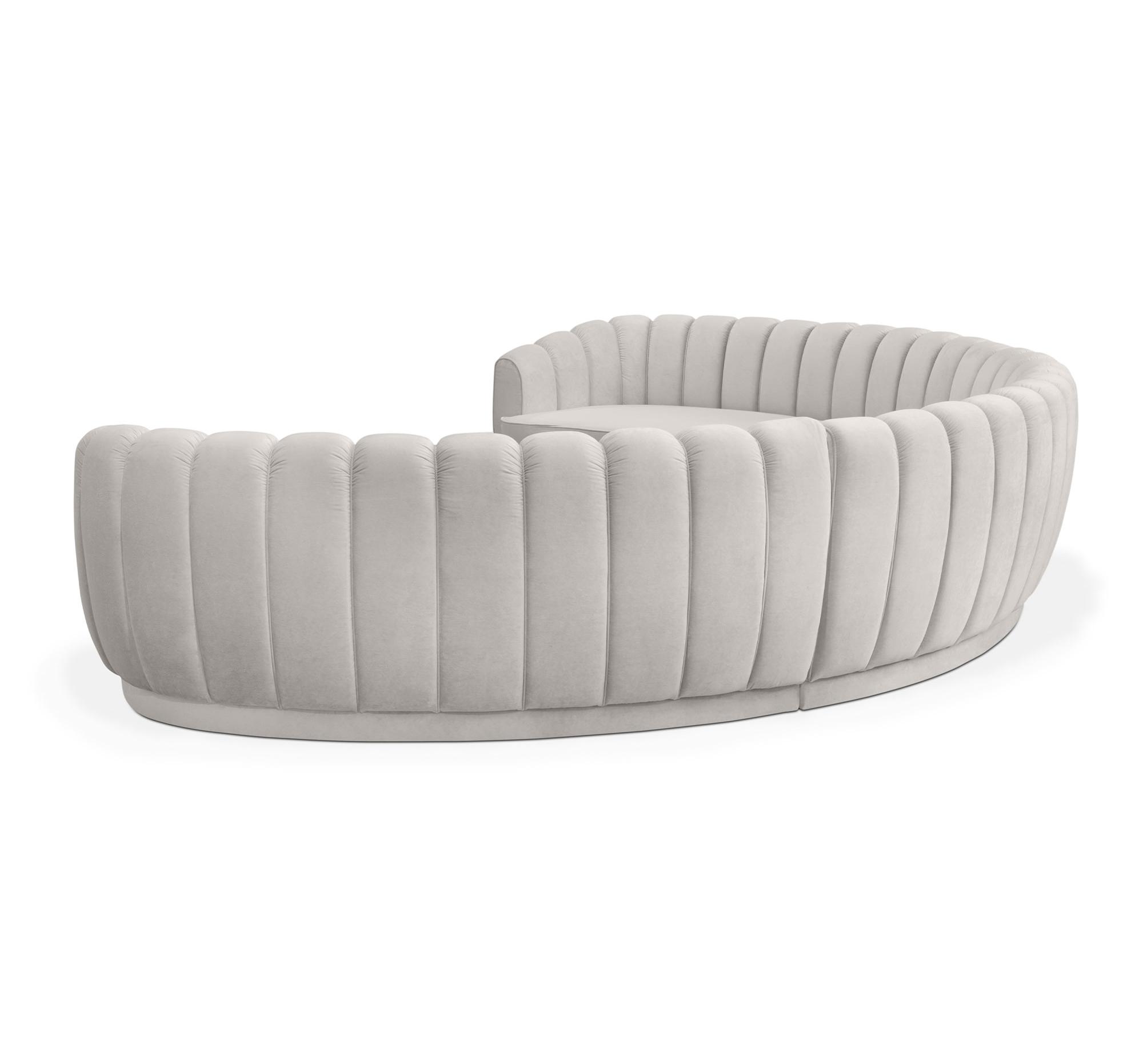 Sofa okrągła trzyosobowa wyrafinowana
