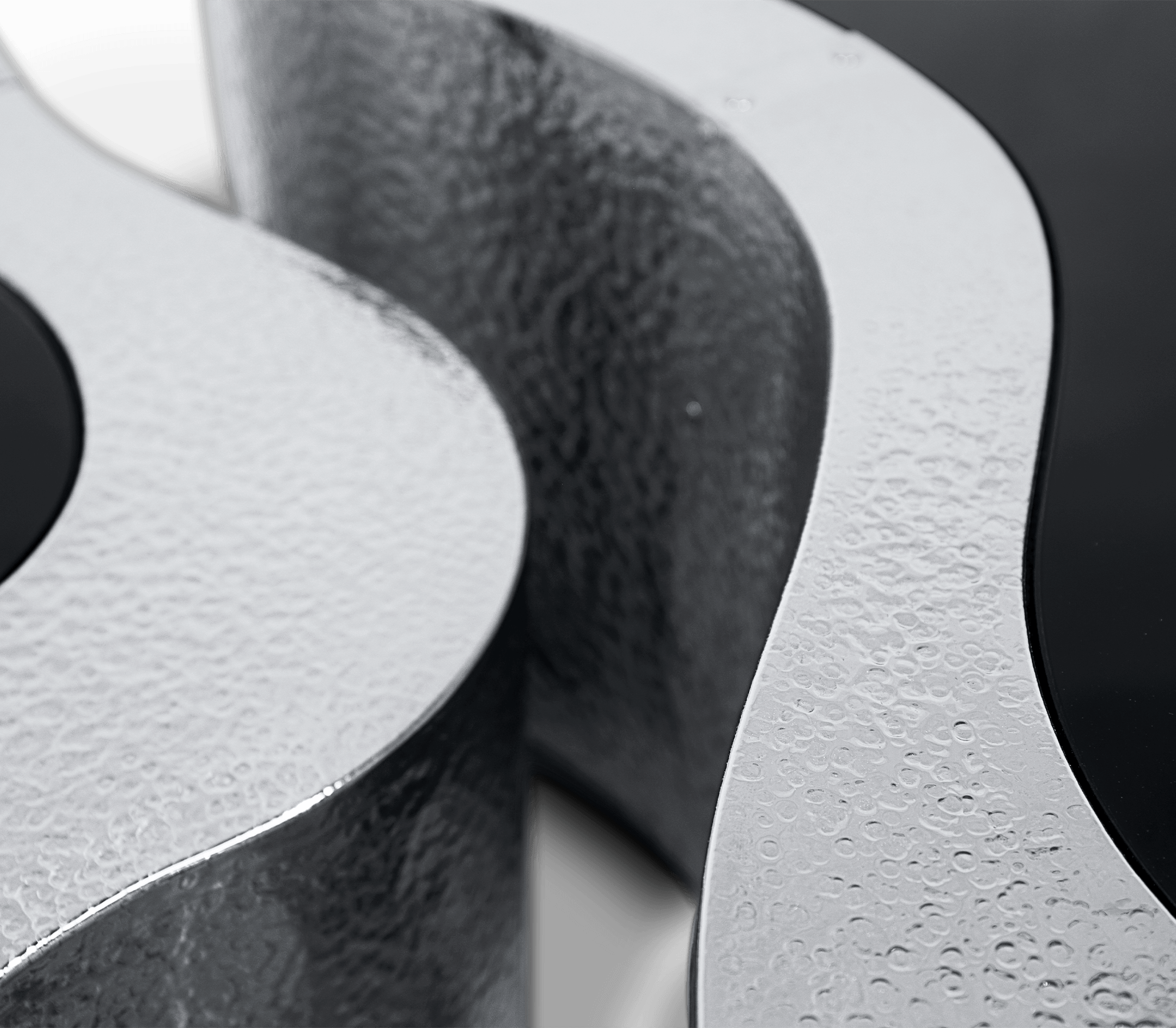 Zestaw stolików Crest z młotkowanej stali nierdzewnej