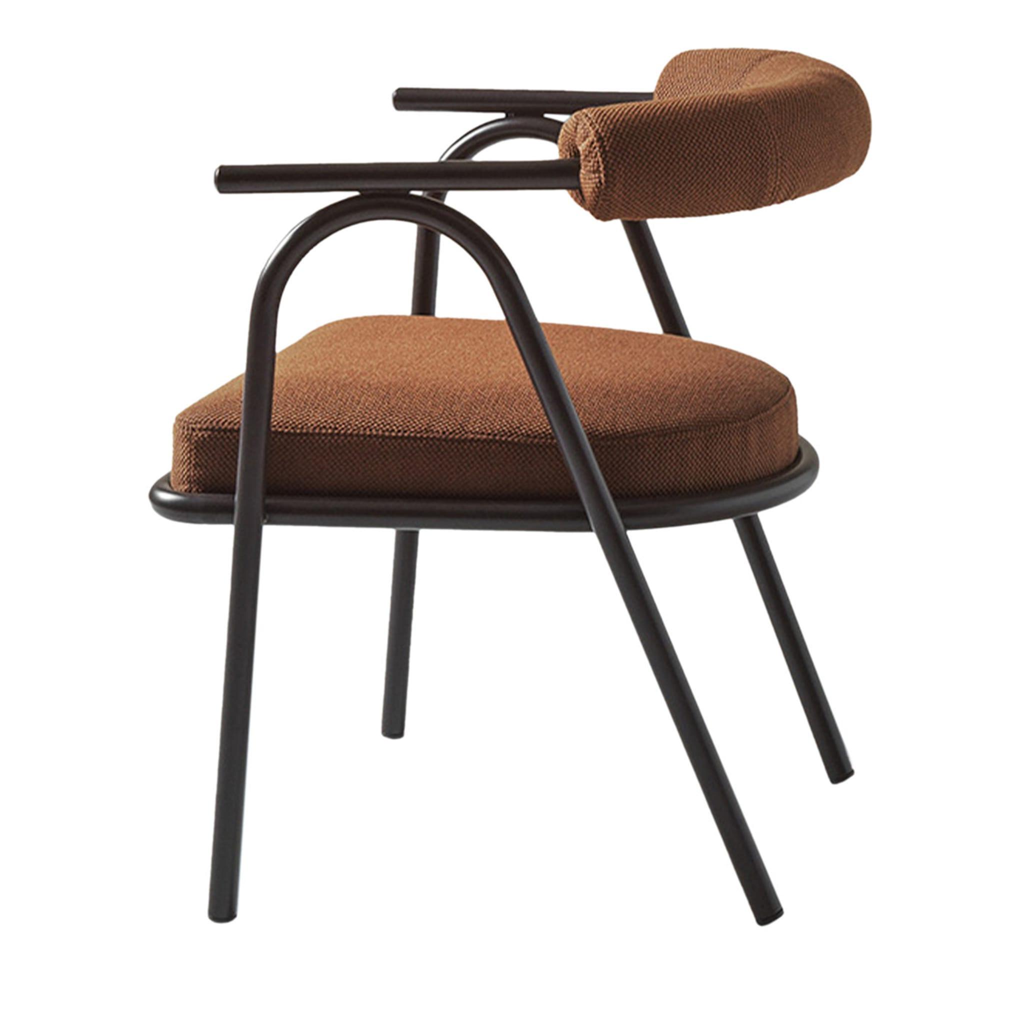 Brązowy nowoczesny fotel Baba