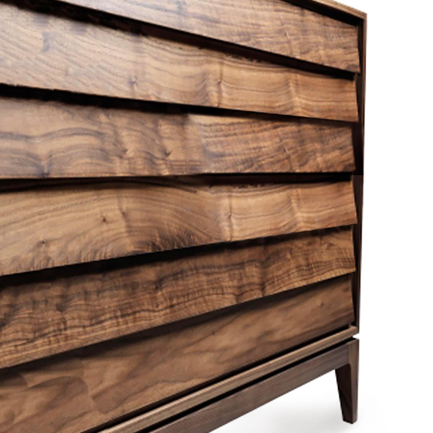 Brązowa komoda Liliale