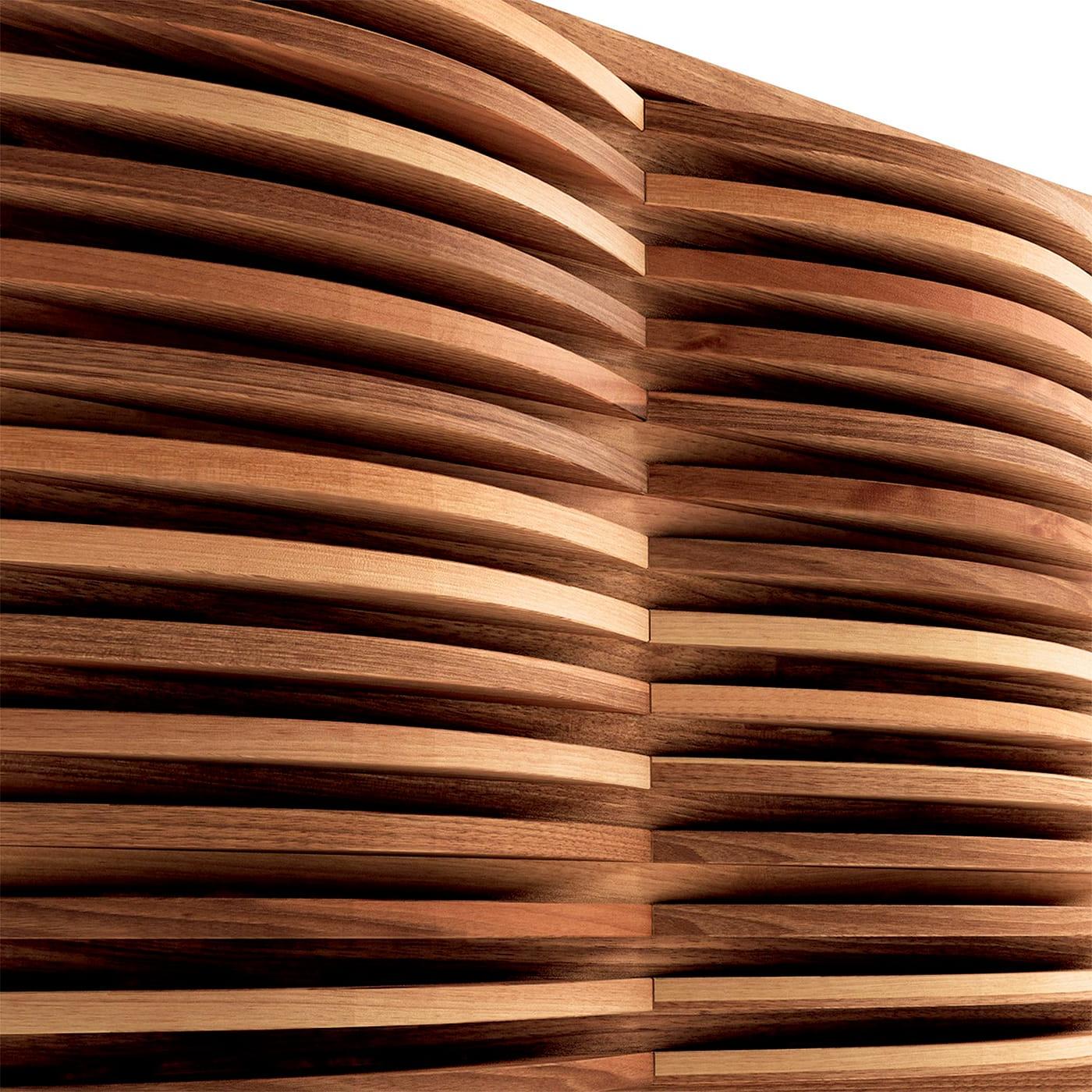 Naturalny kredens Onda z litego orzecha