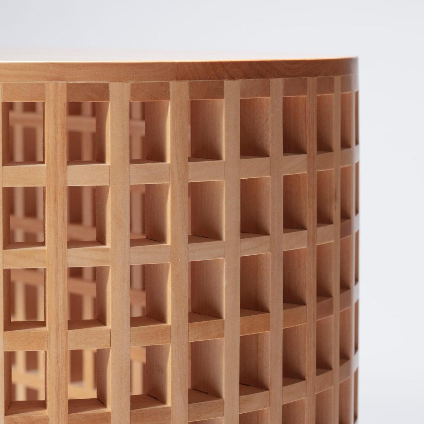 Drewniana Szafka z Fakturą