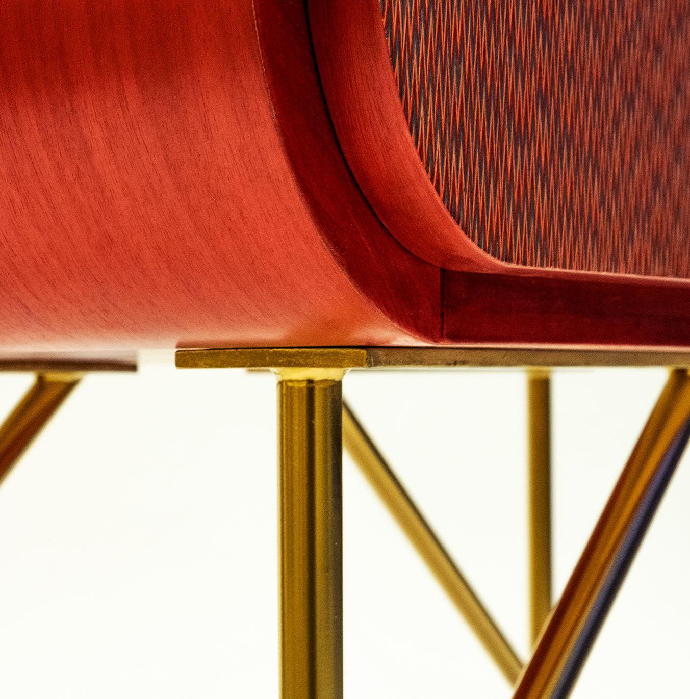 Wysoka Drewniana Szafka