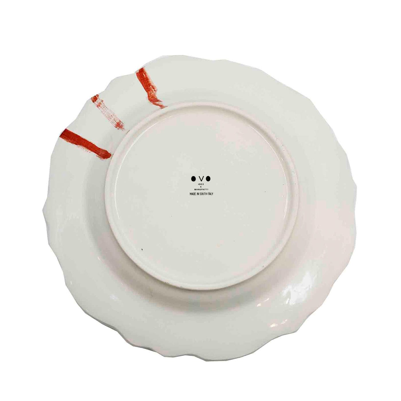 Ręcznie robiony talerz ceramiczny