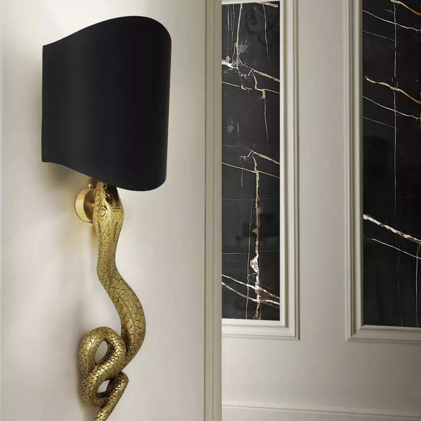 Kinkiet Serpentine Sconce