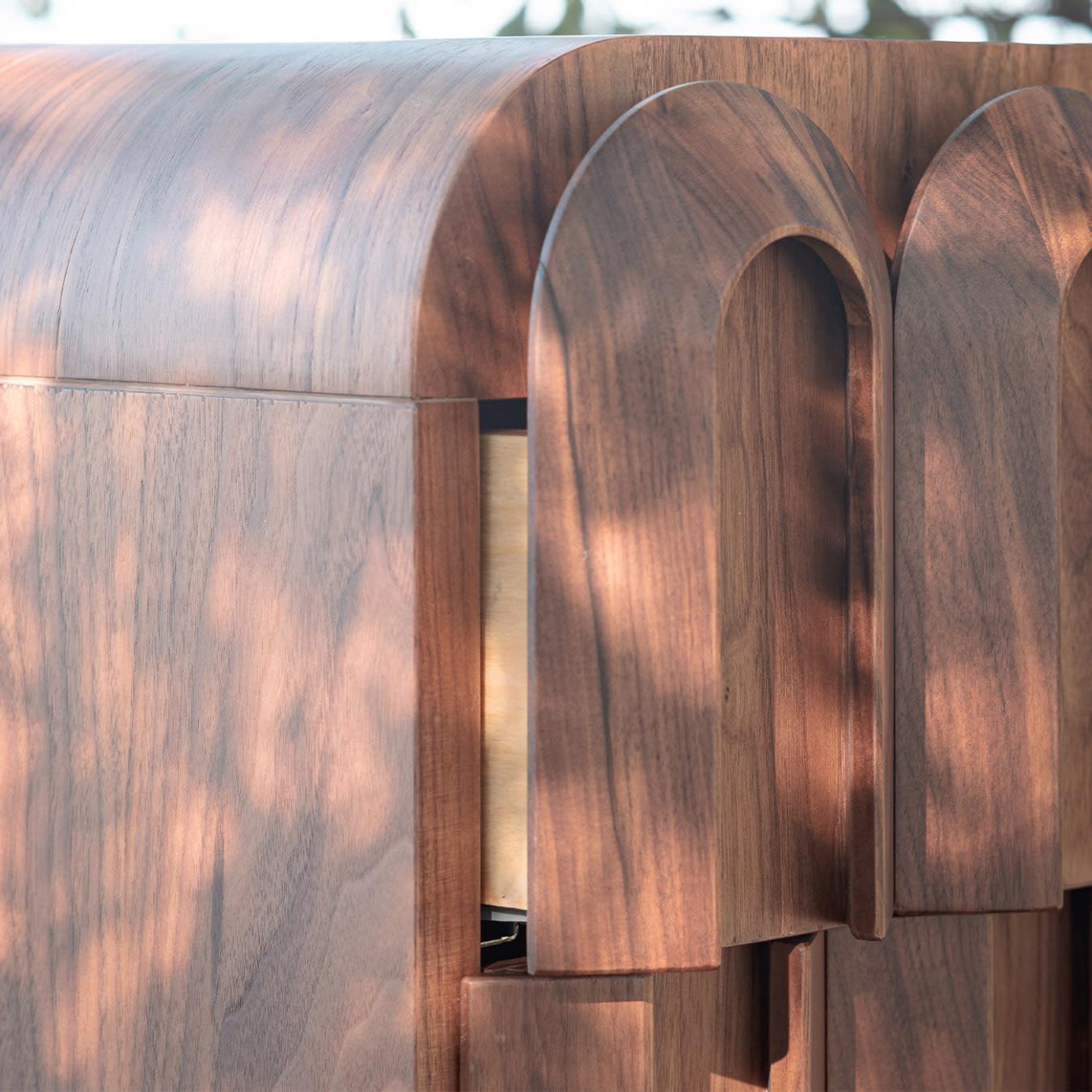 Elegancka Drewniana Komoda