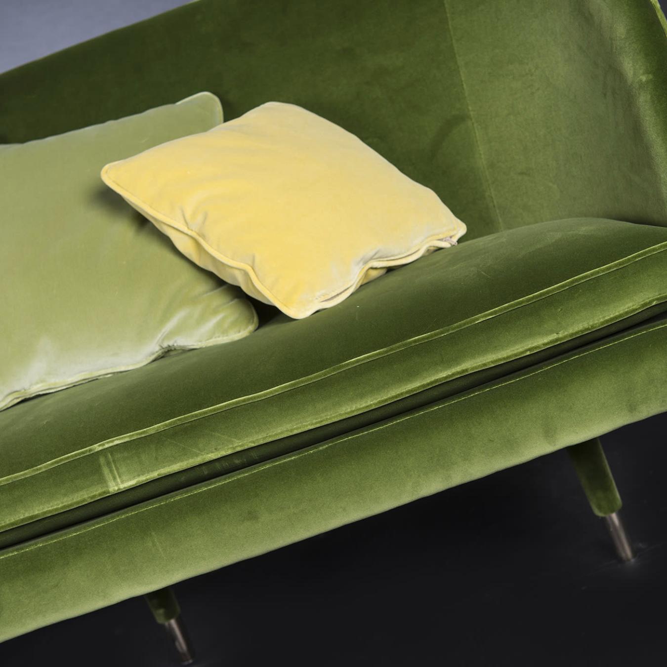 Sofa Vivien w kolorze oliwkowym