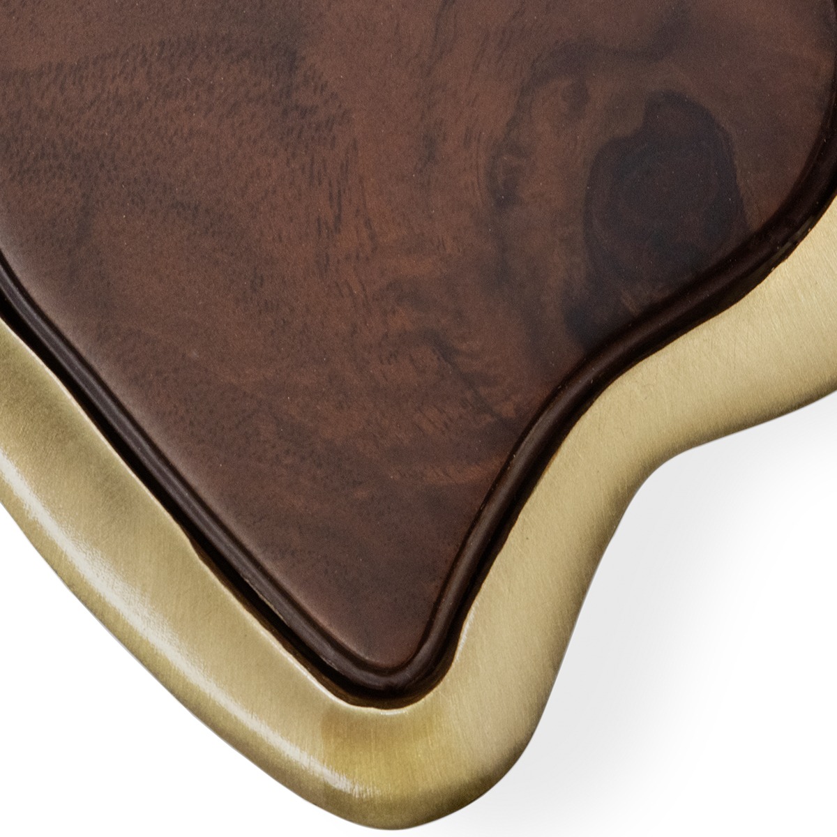 Stolik kawowy z naturalną krawędzią