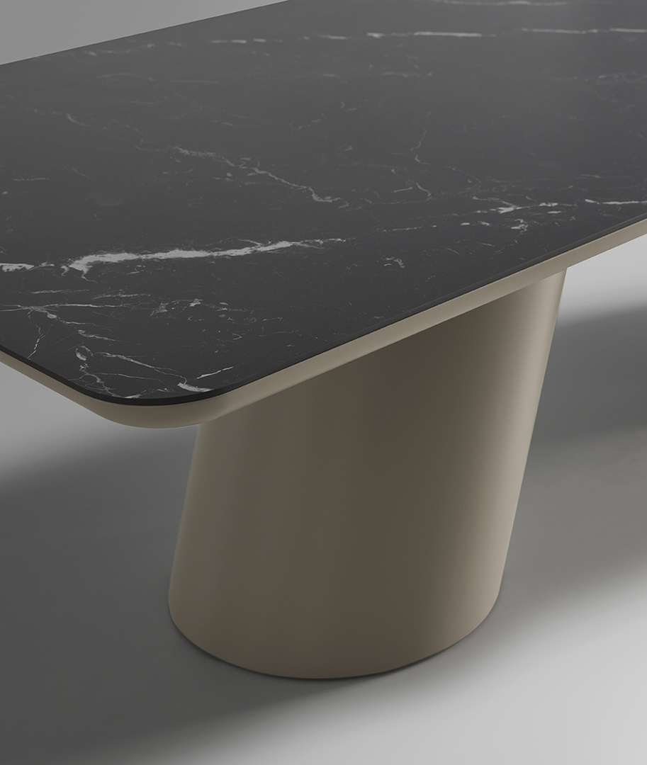 Stół jadalniany Altea z czarnym blatem ceramicznym